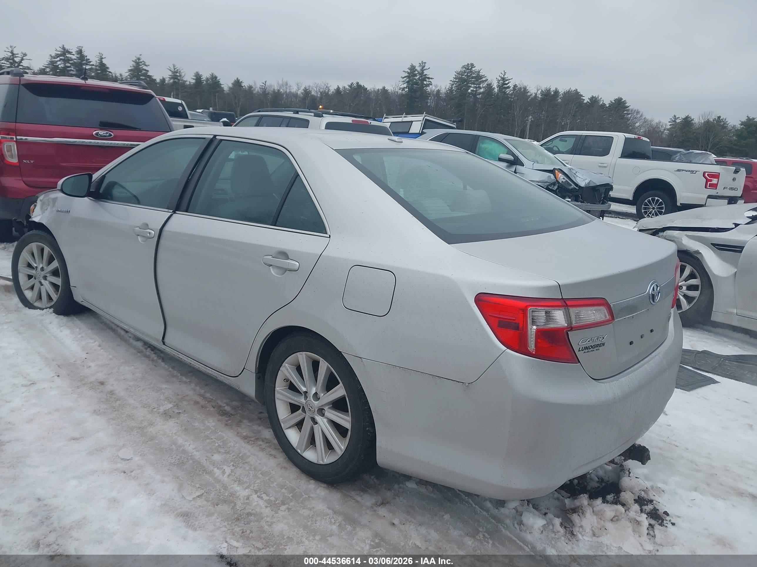 TOYOTA CAMRY image 3