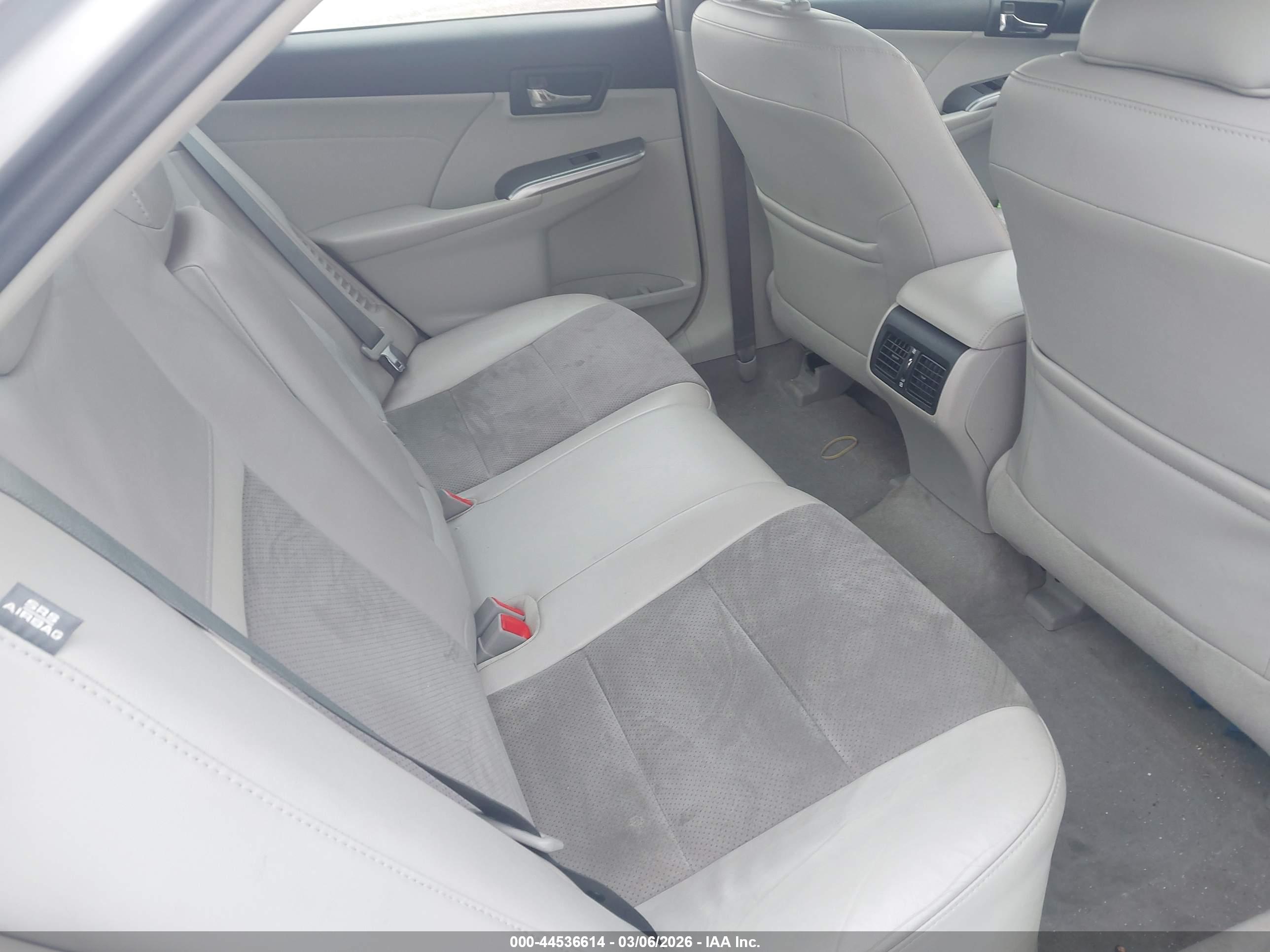 TOYOTA CAMRY image 8