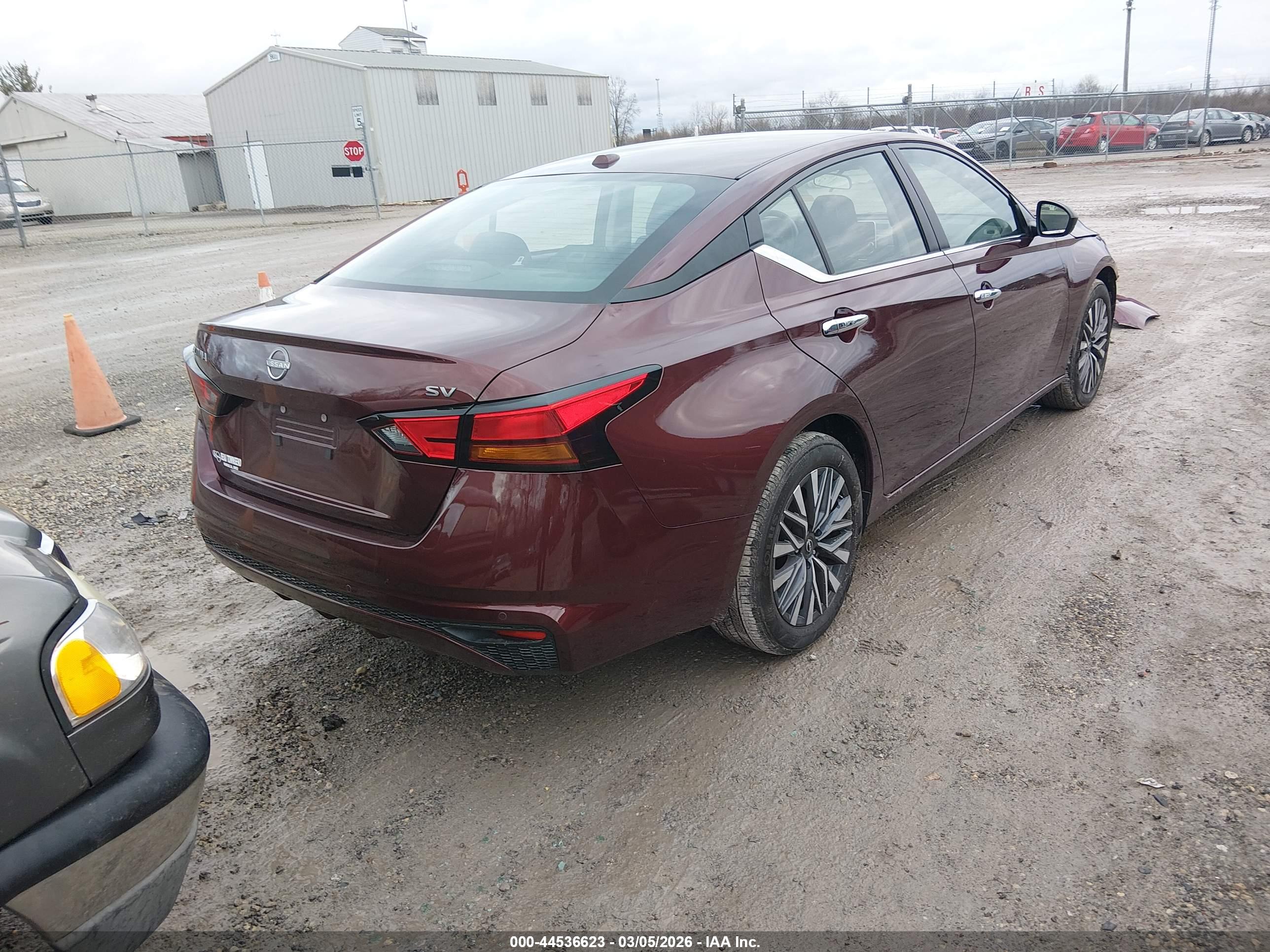 NISSAN ALTIMA image 4