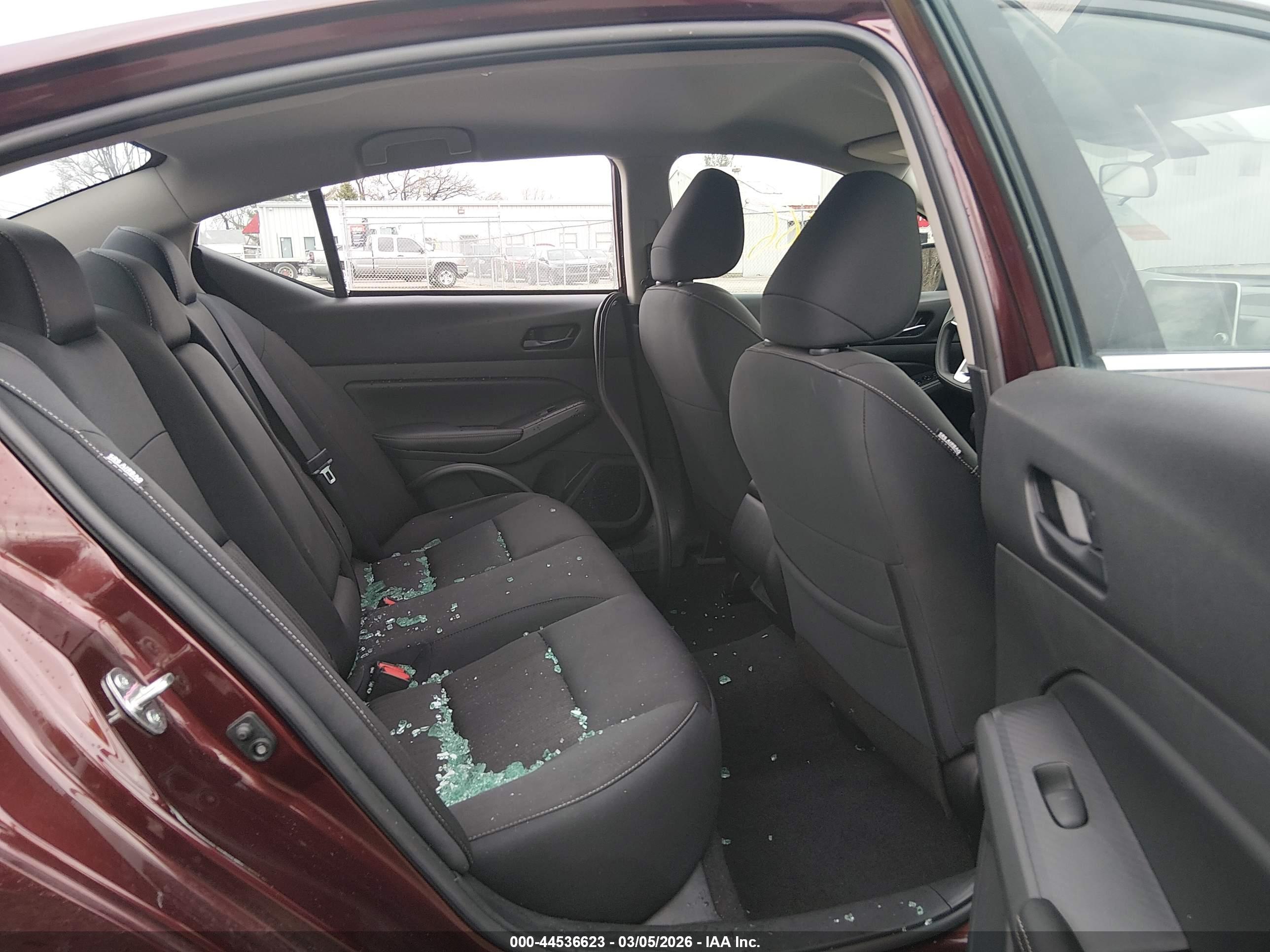 NISSAN ALTIMA image 8