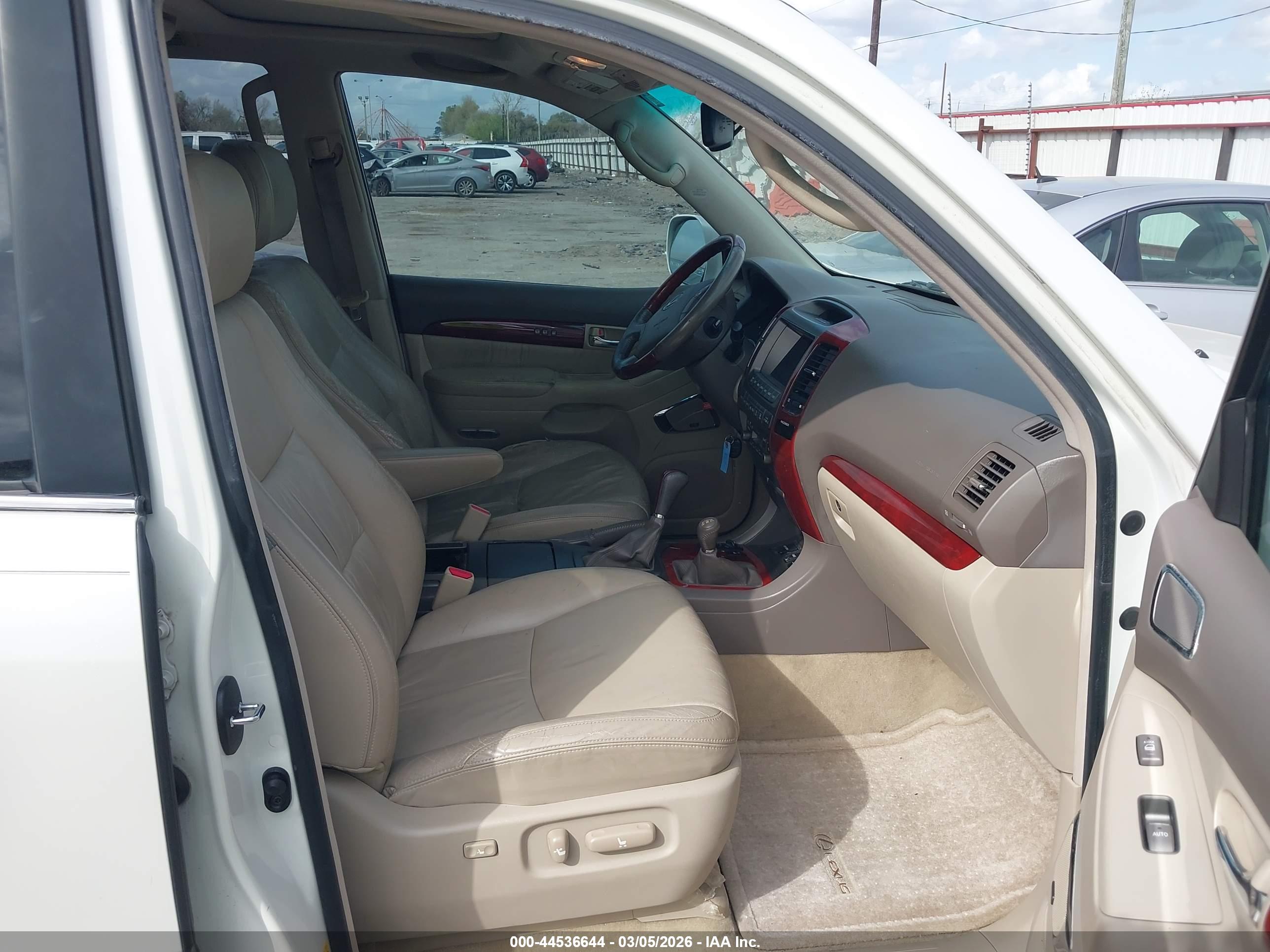LEXUS GX image 5