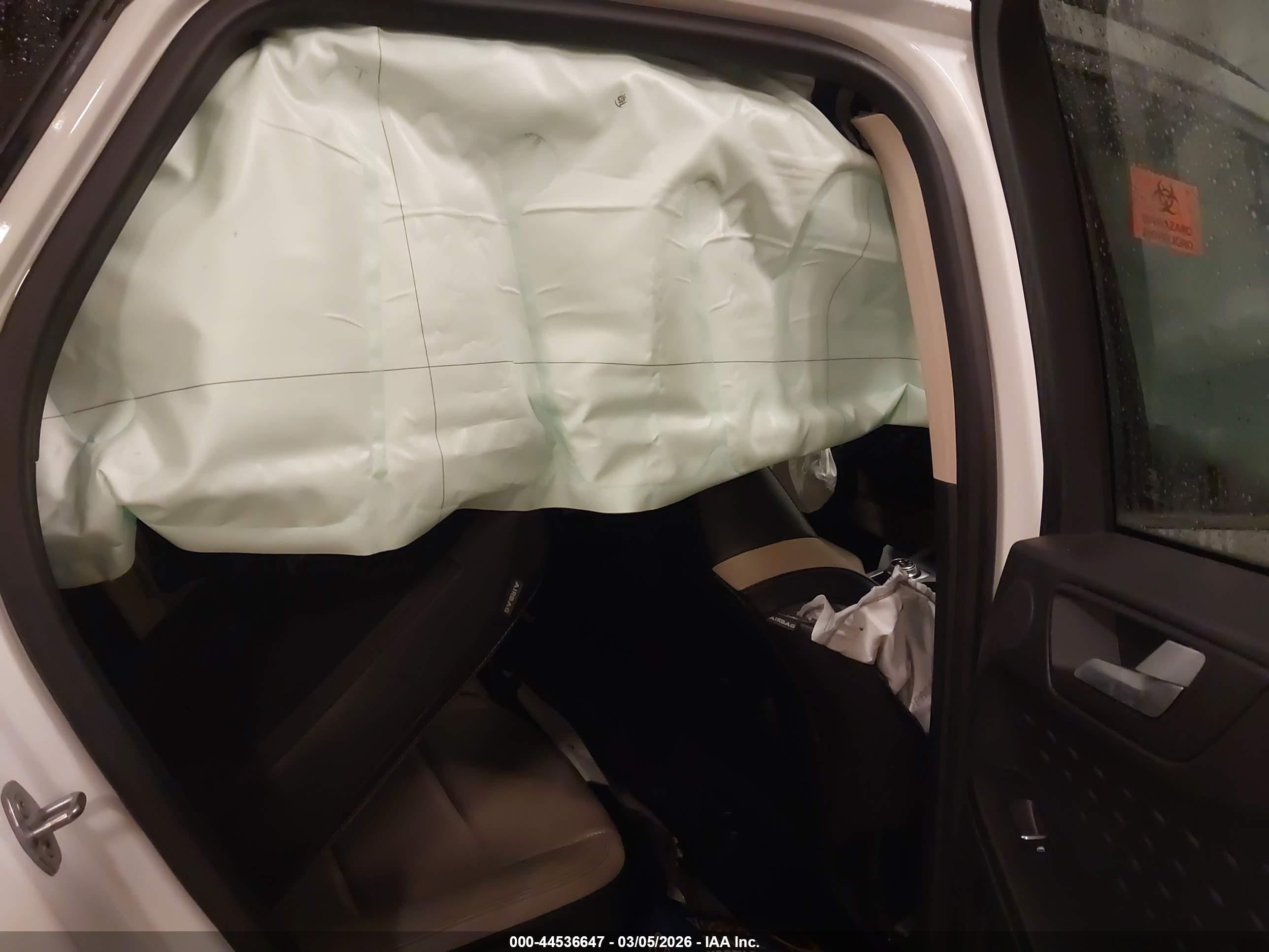 FORD ESCAPE image 8