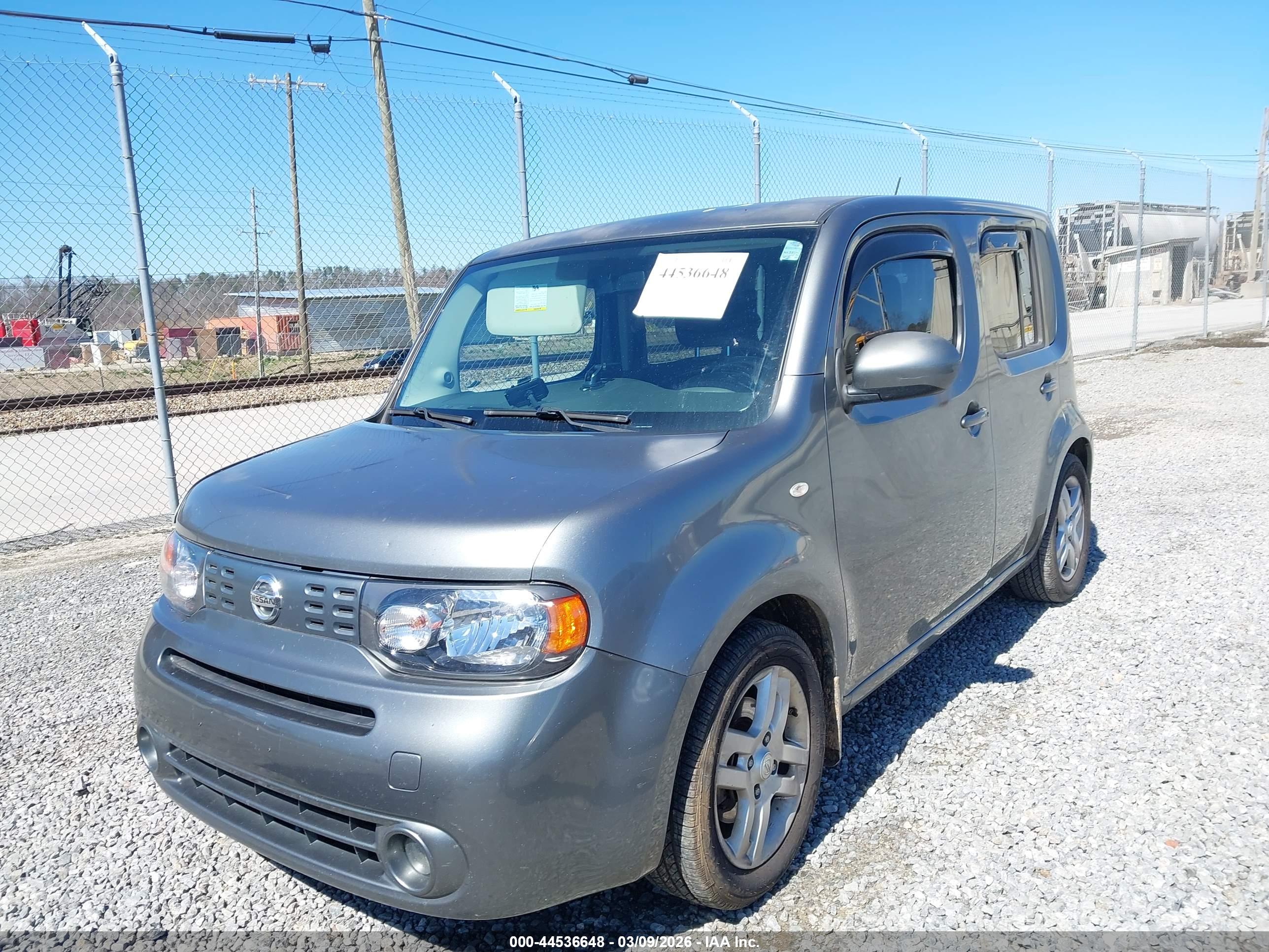 NISSAN CUBE image 2
