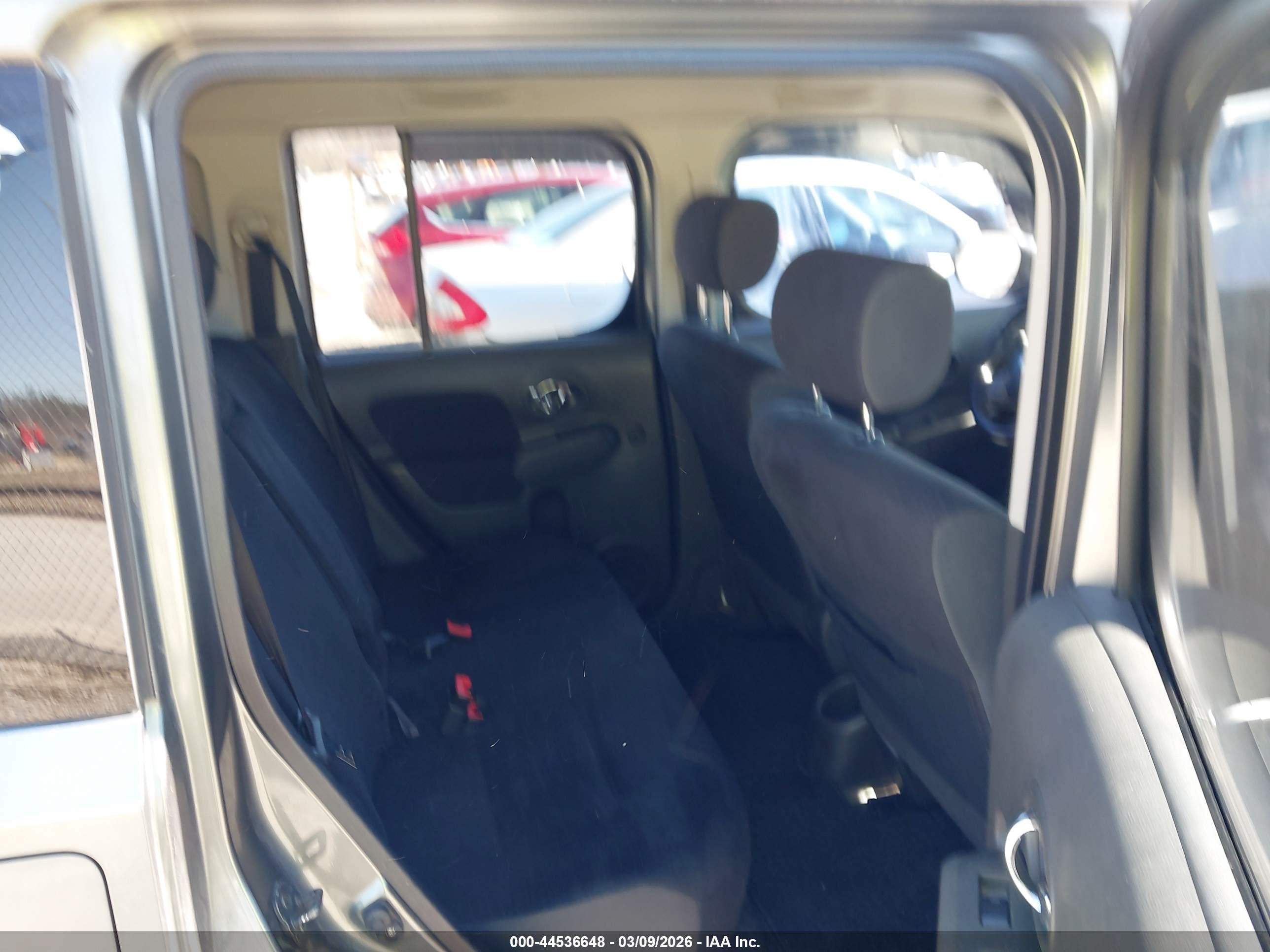 NISSAN CUBE image 8