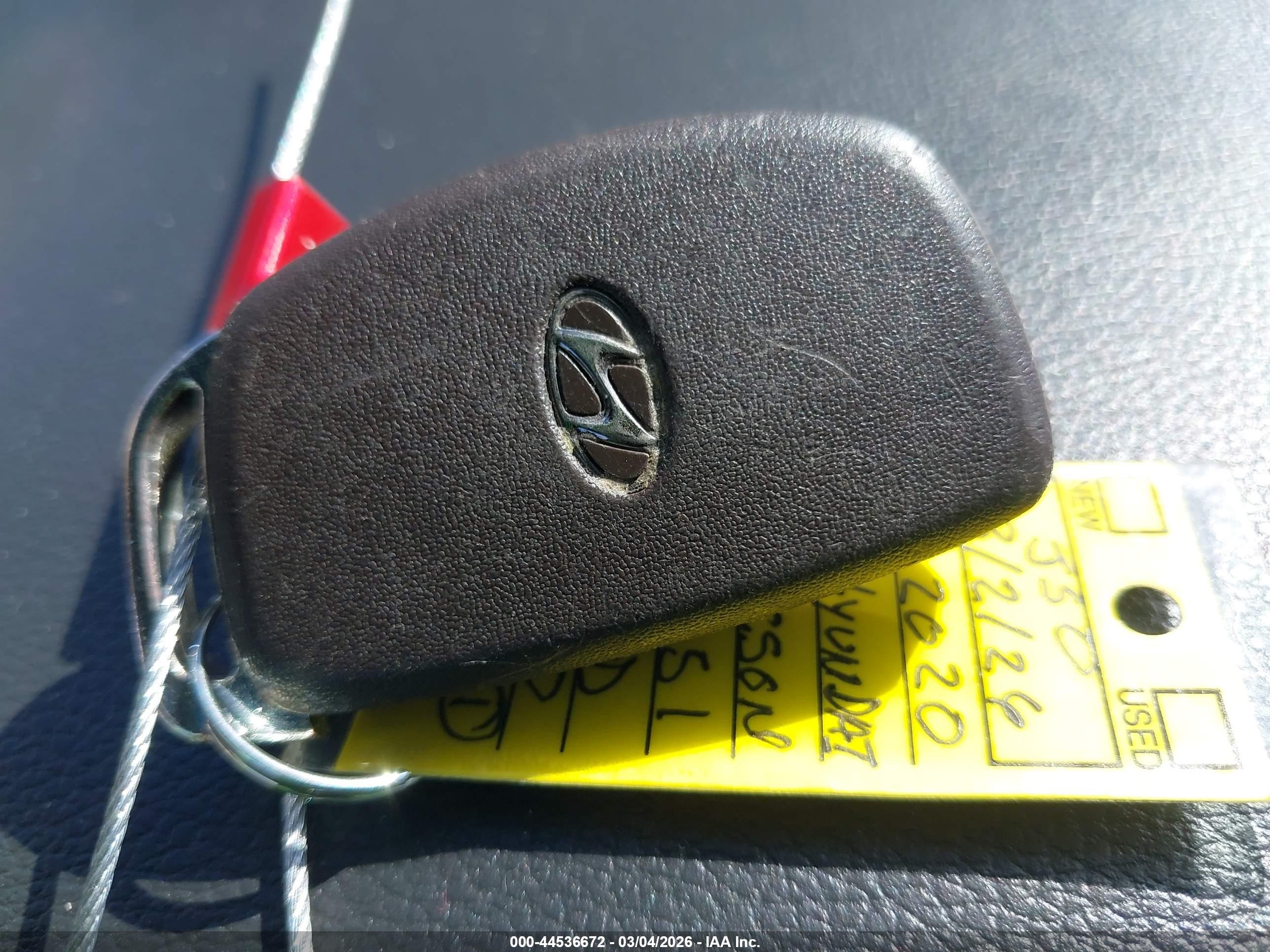 HYUNDAI TUCSON image 11