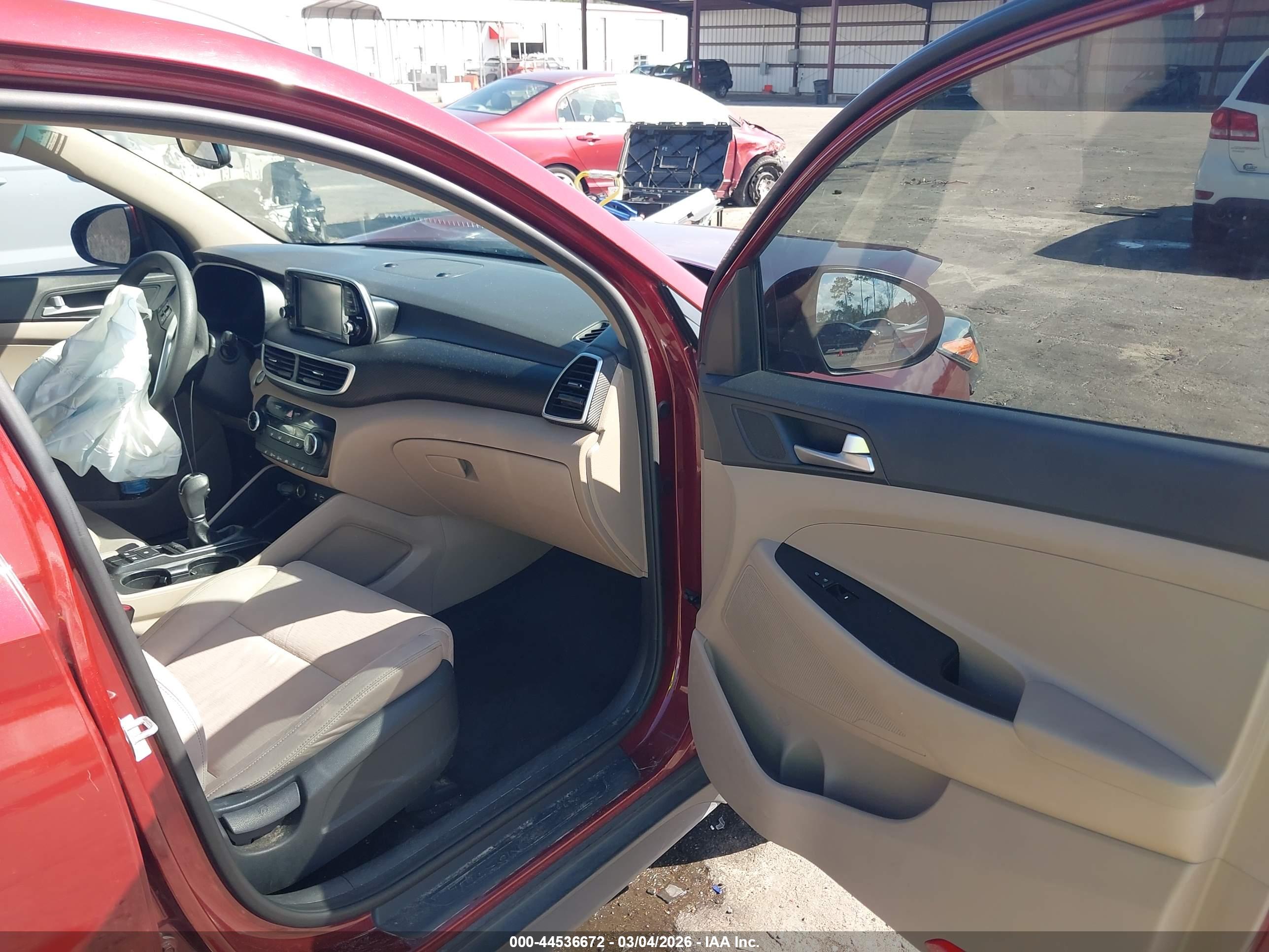 HYUNDAI TUCSON image 5