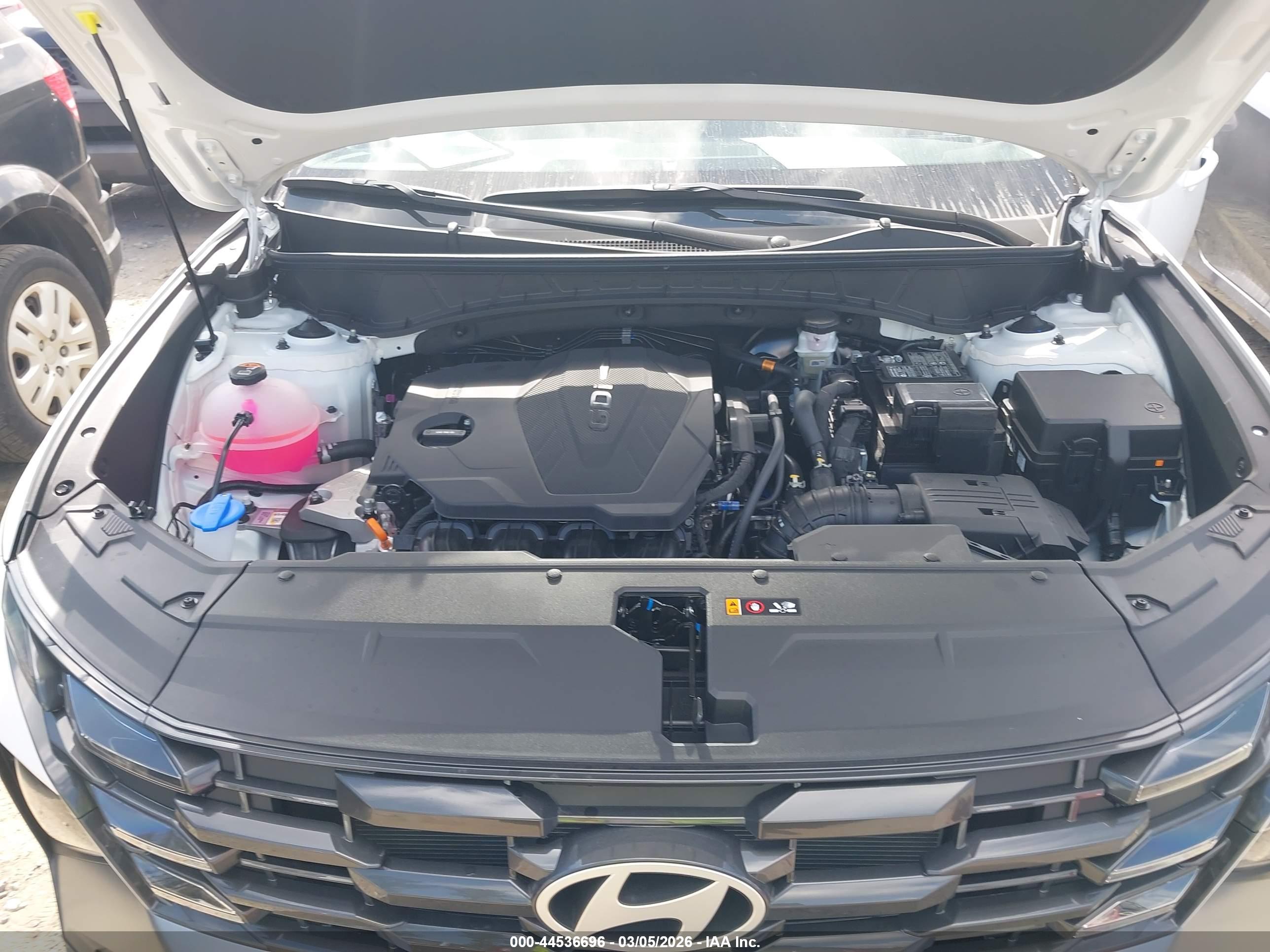 HYUNDAI TUCSON image 10