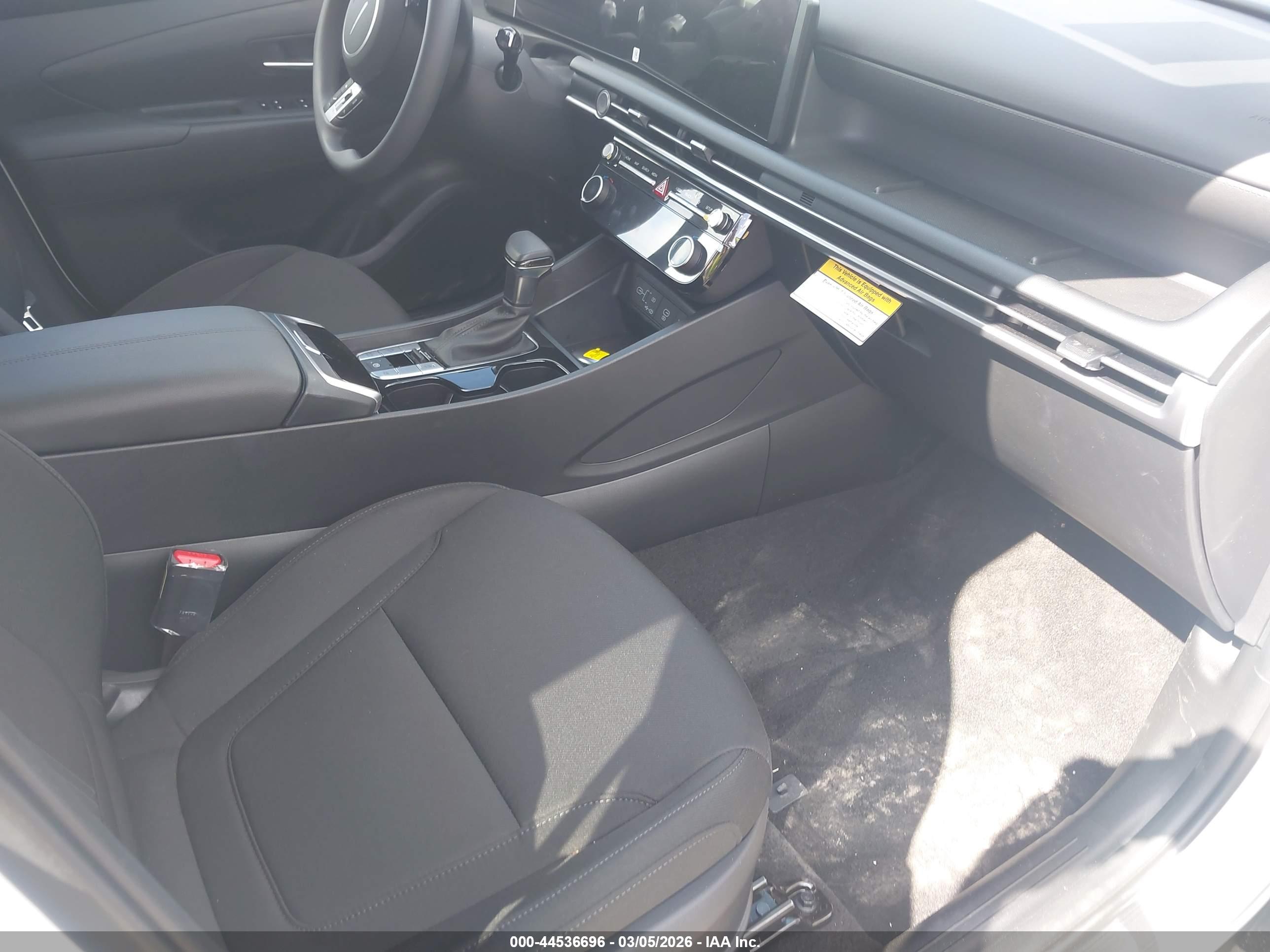 HYUNDAI TUCSON image 5