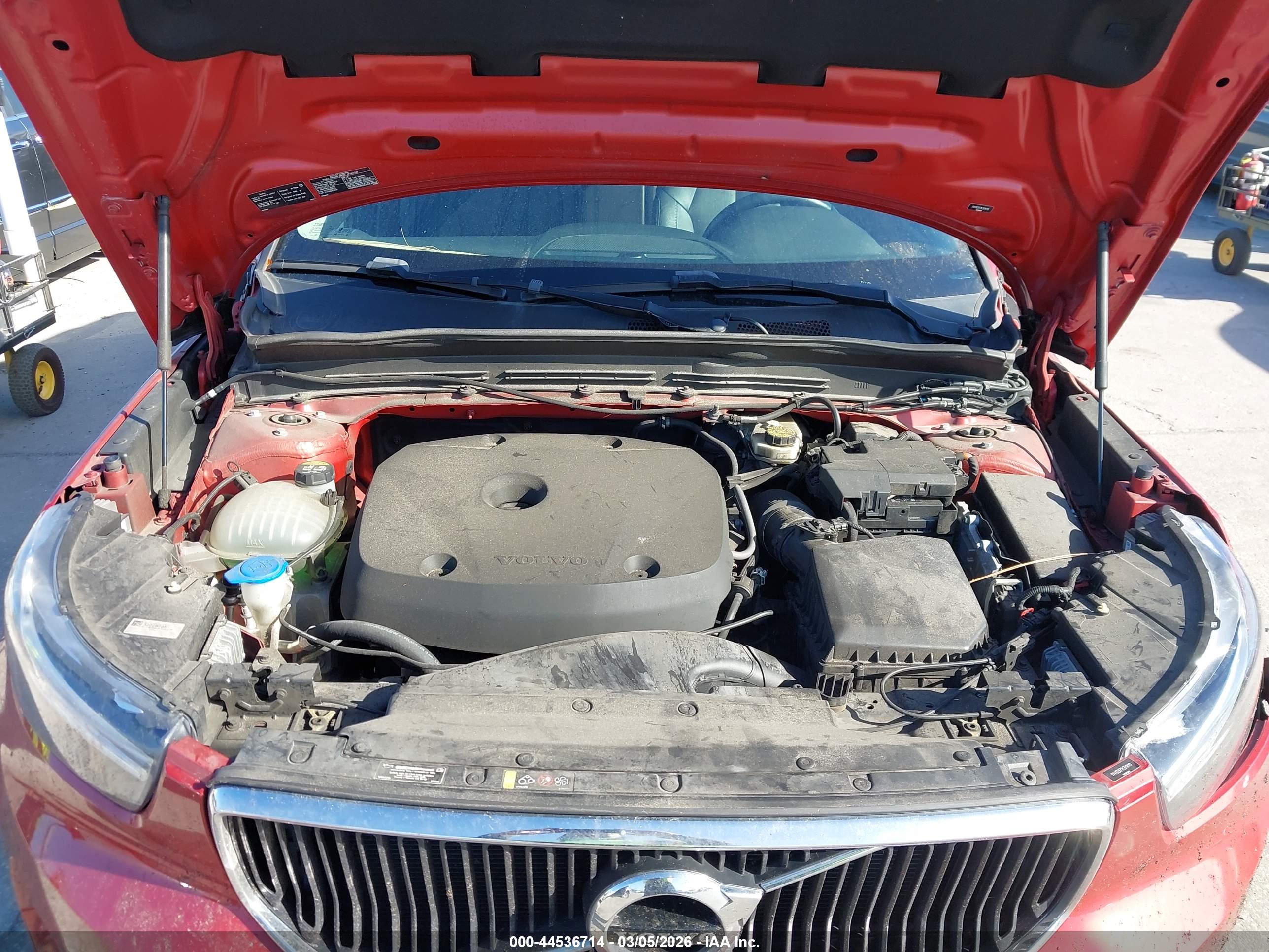 VOLVO XC40 image 10