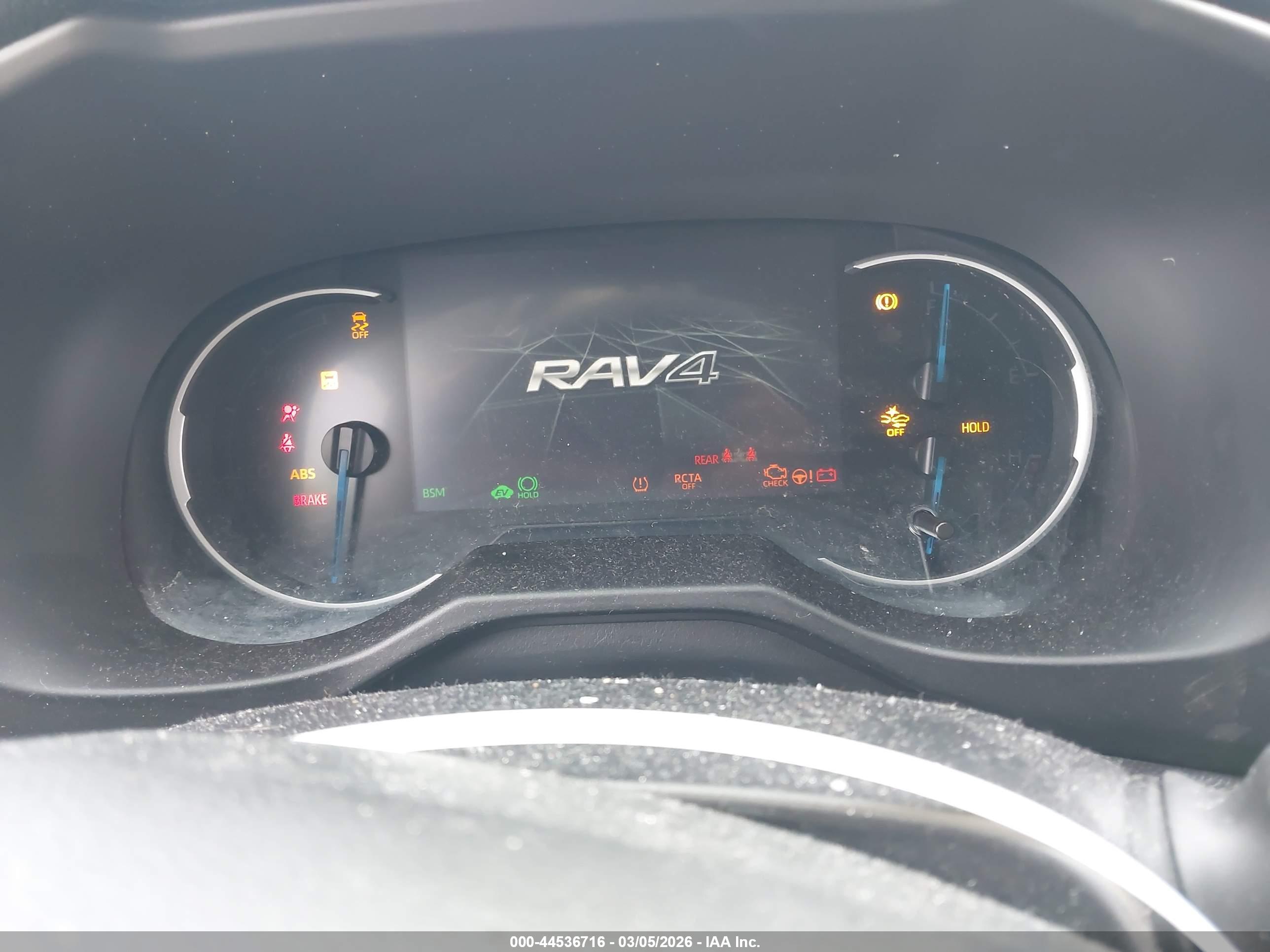 TOYOTA RAV4 image 7