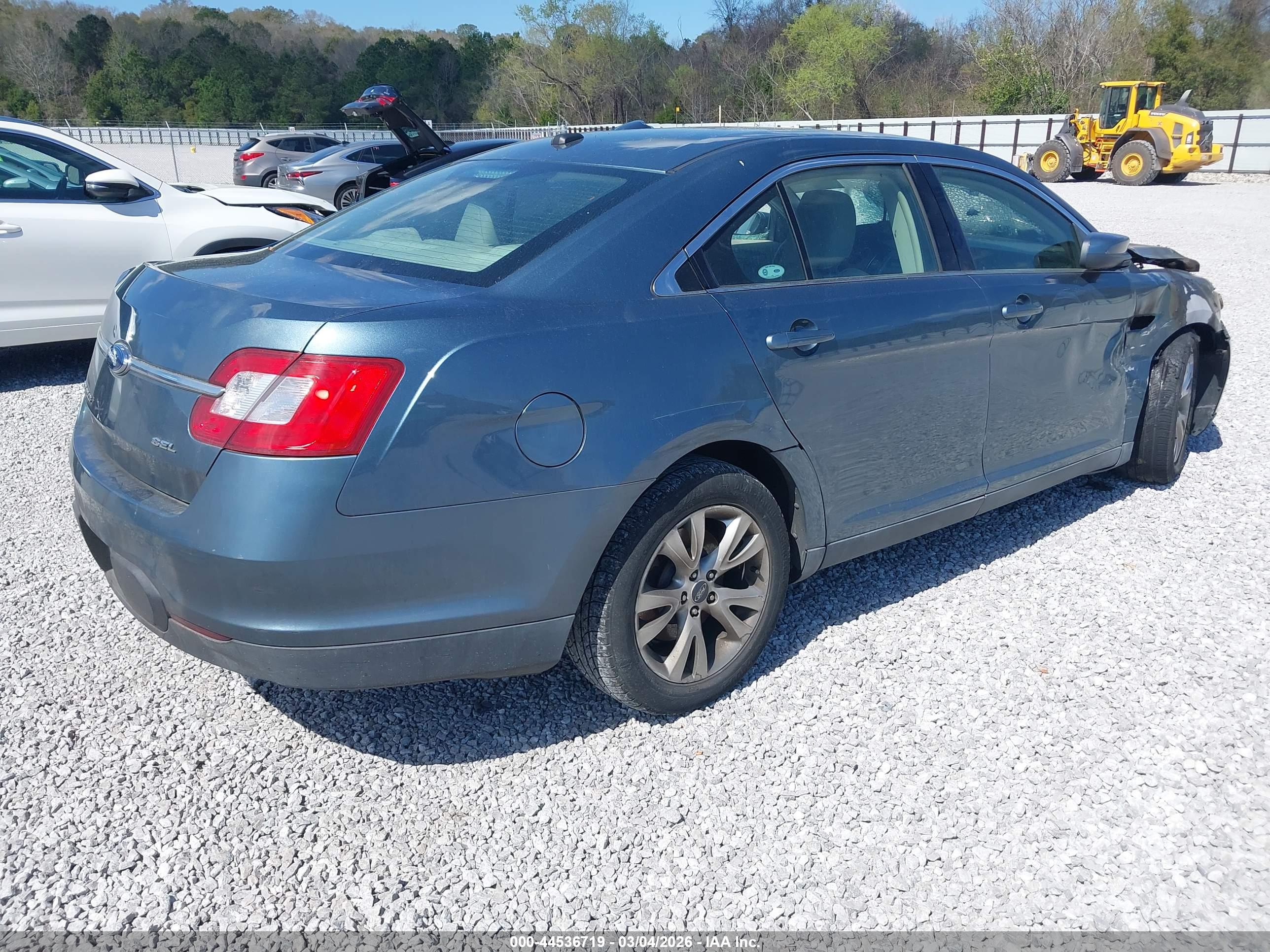 FORD TAURUS image 4