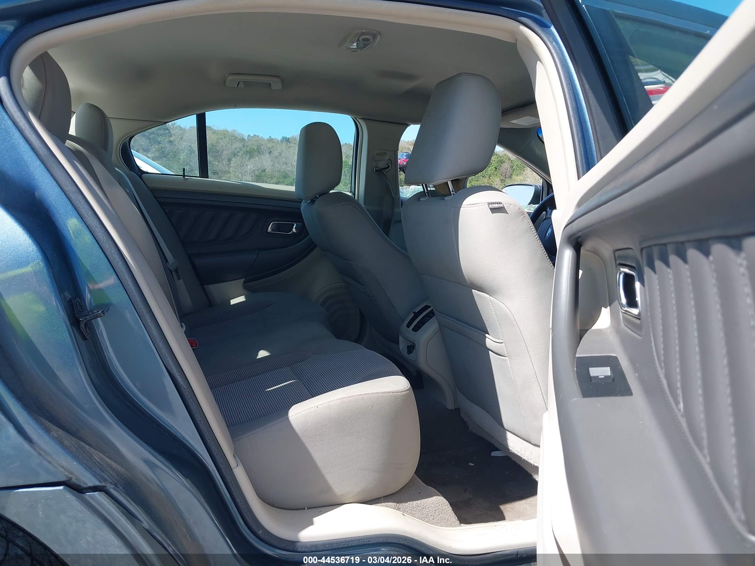 FORD TAURUS image 8