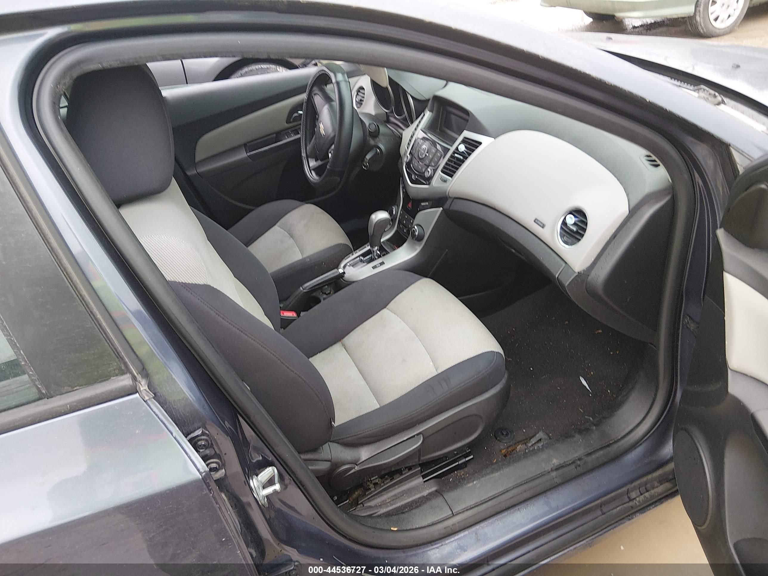 CHEVROLET CRUZE image 5