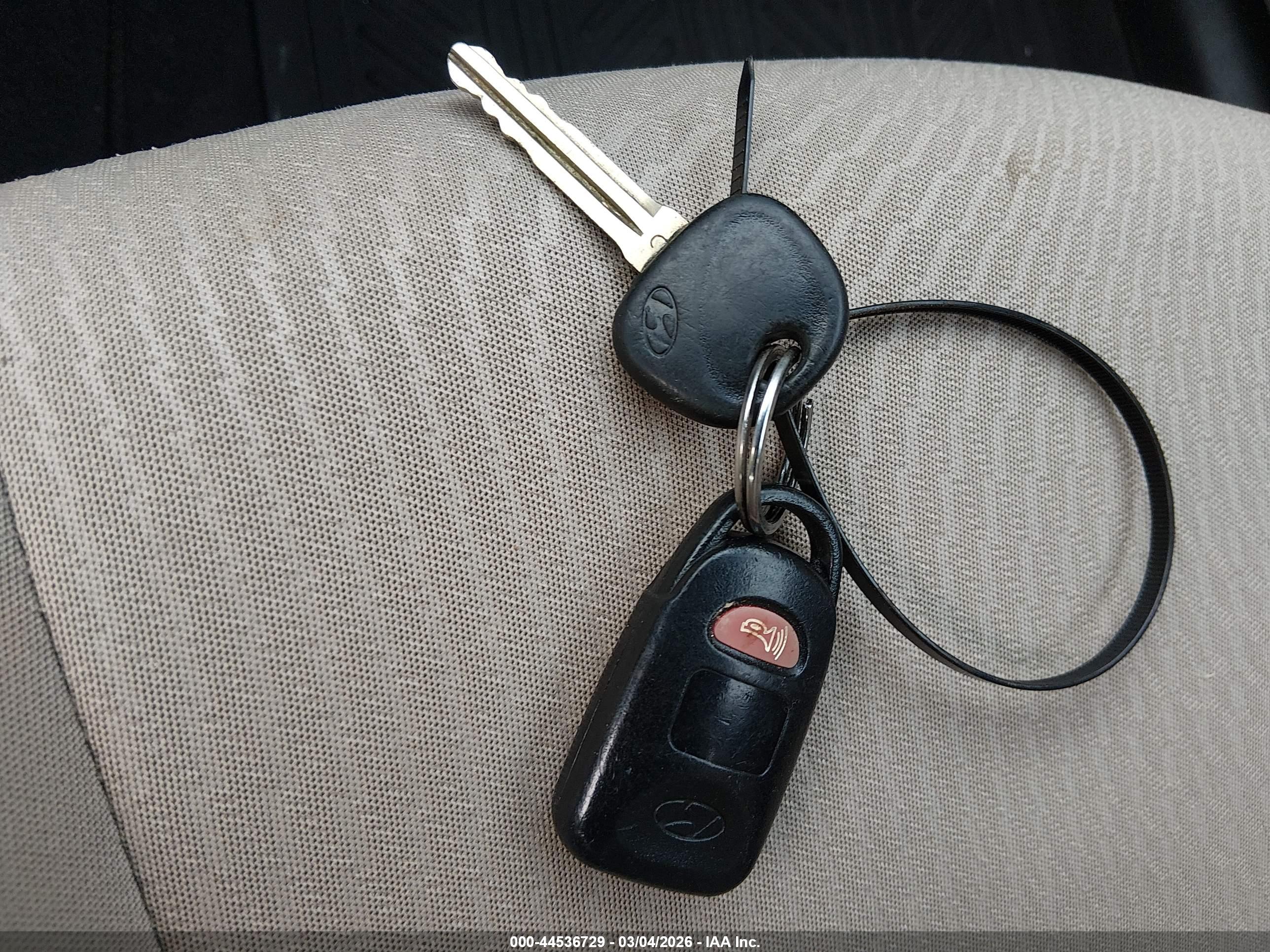 HYUNDAI ELANTRA image 11