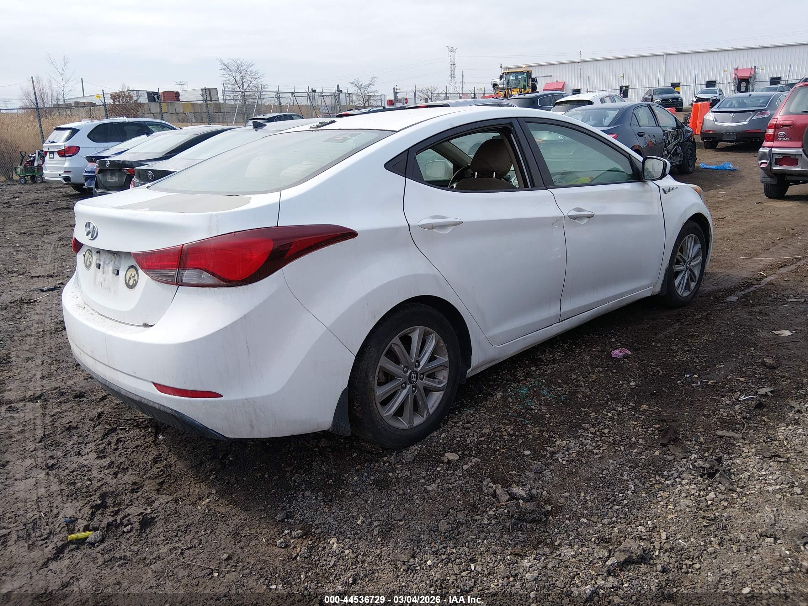 HYUNDAI ELANTRA image 4