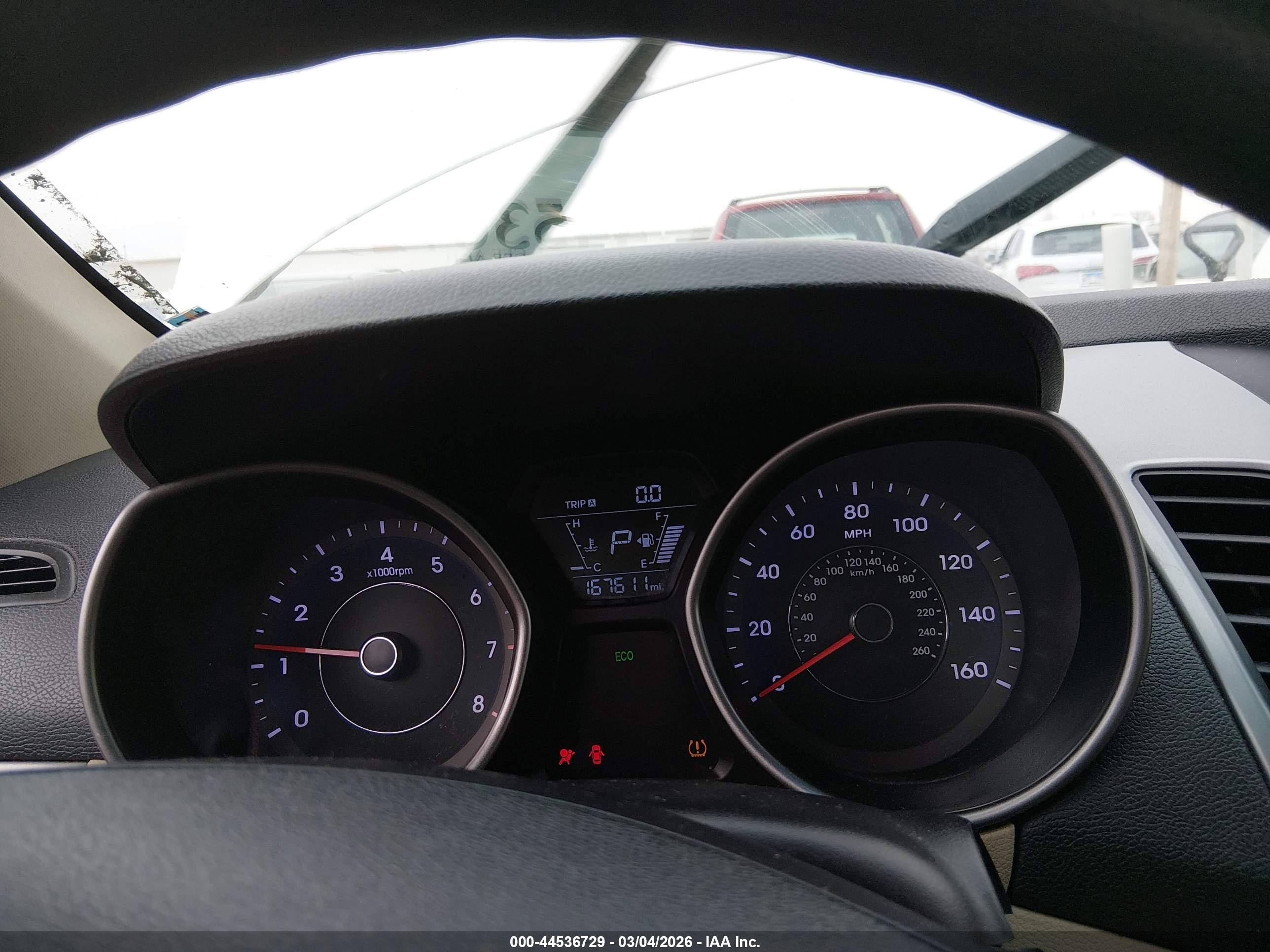 HYUNDAI ELANTRA image 7