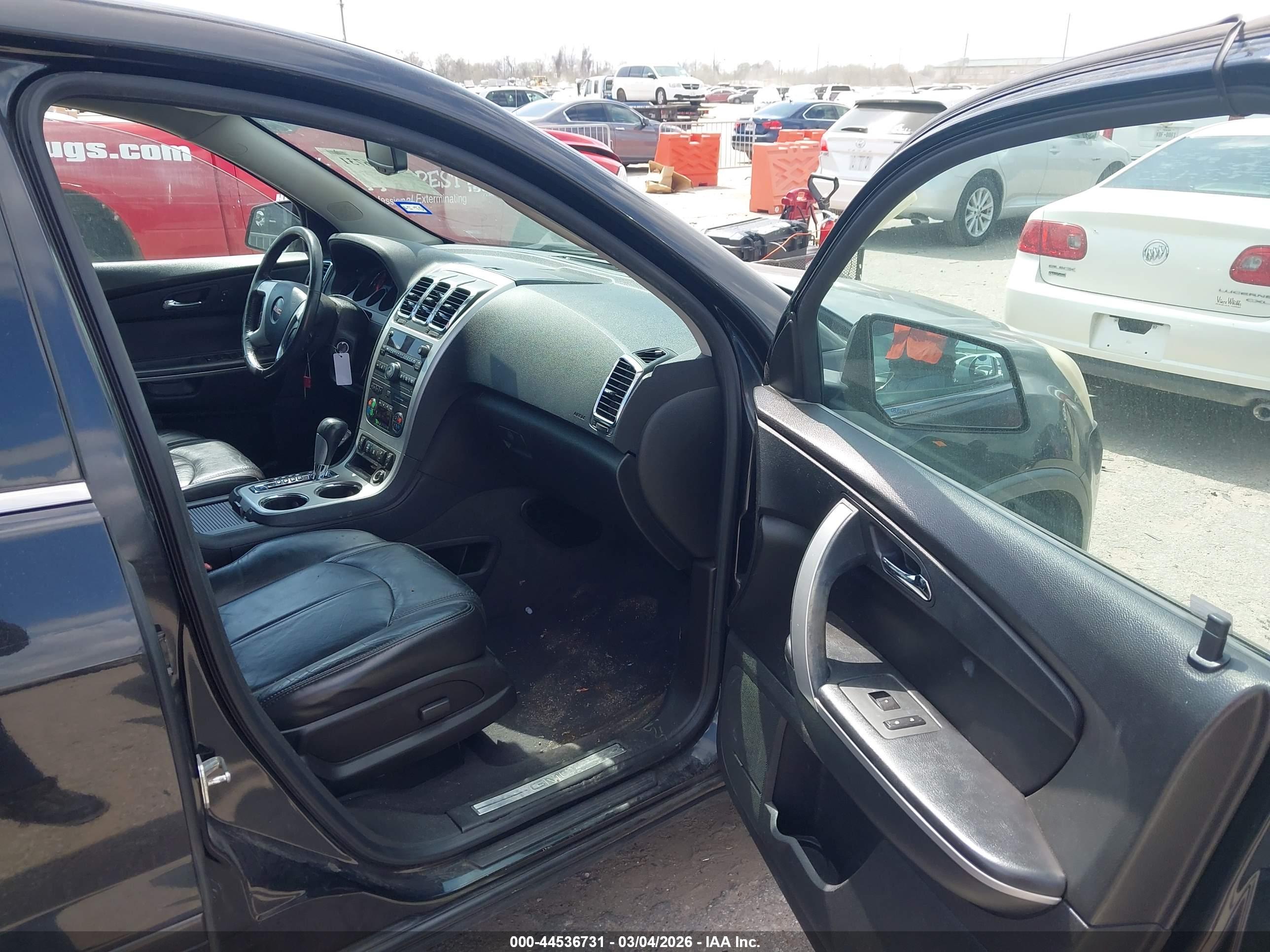 GMC ACADIA image 5