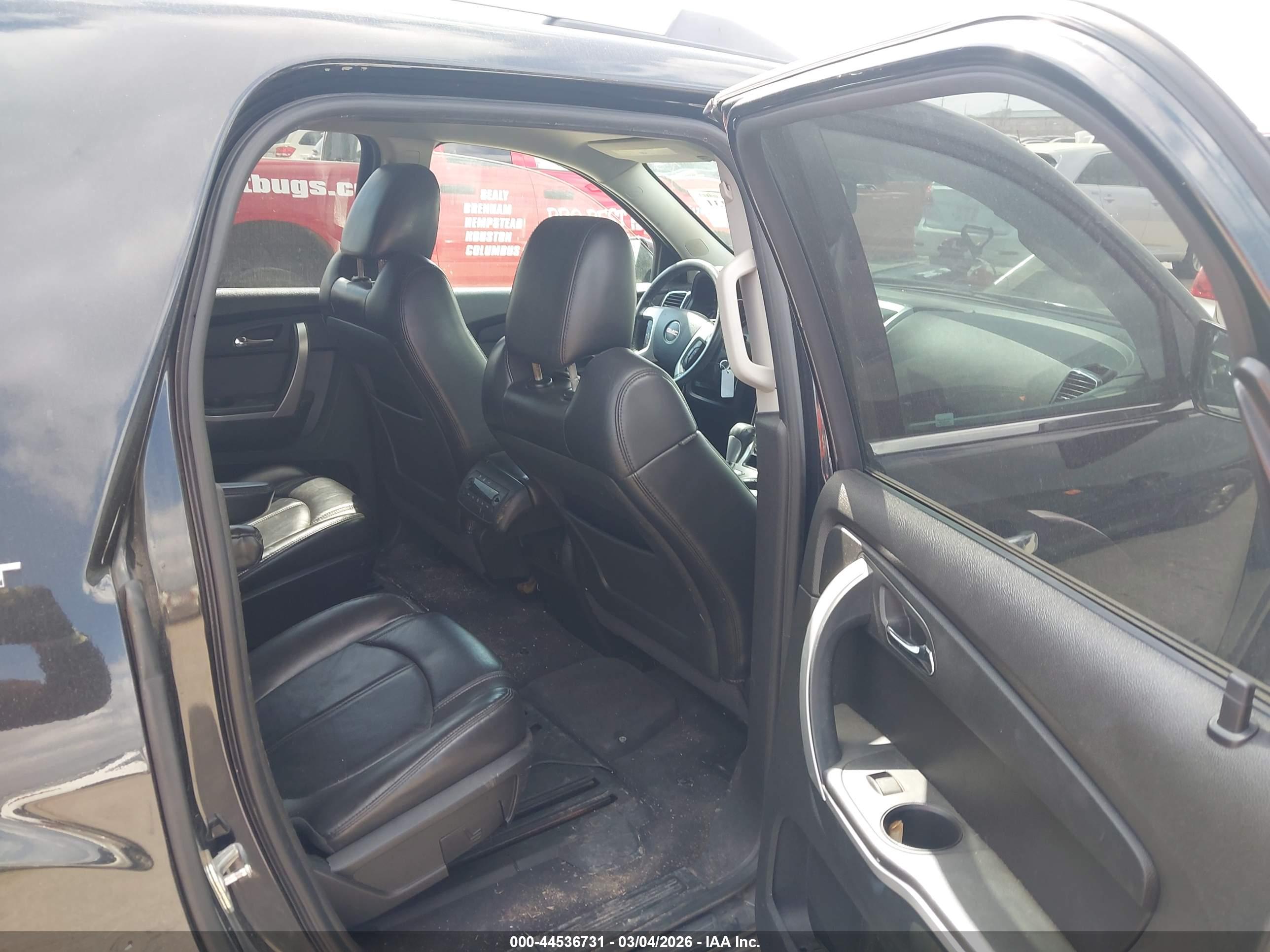 GMC ACADIA image 8
