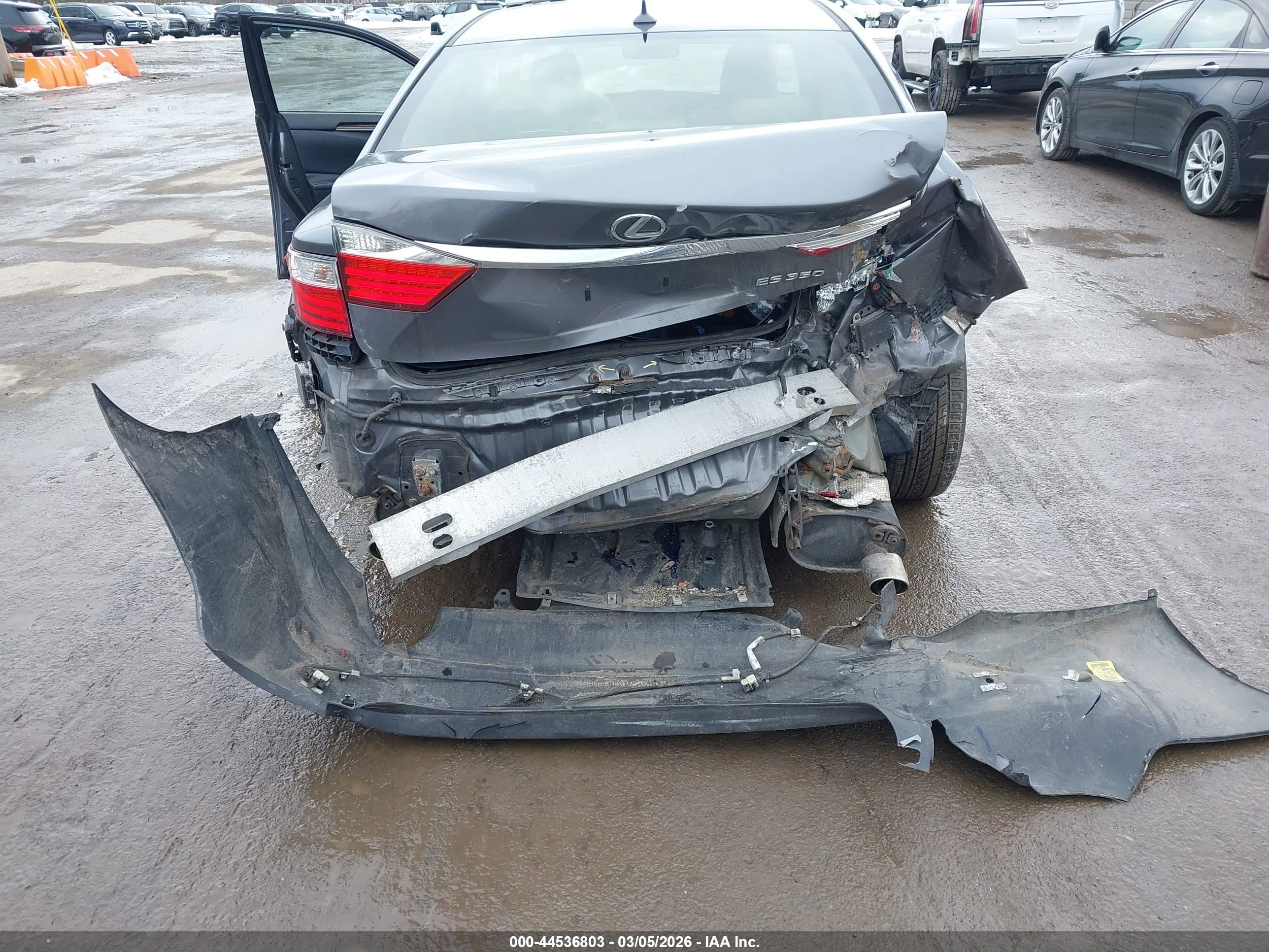 LEXUS ES image 6