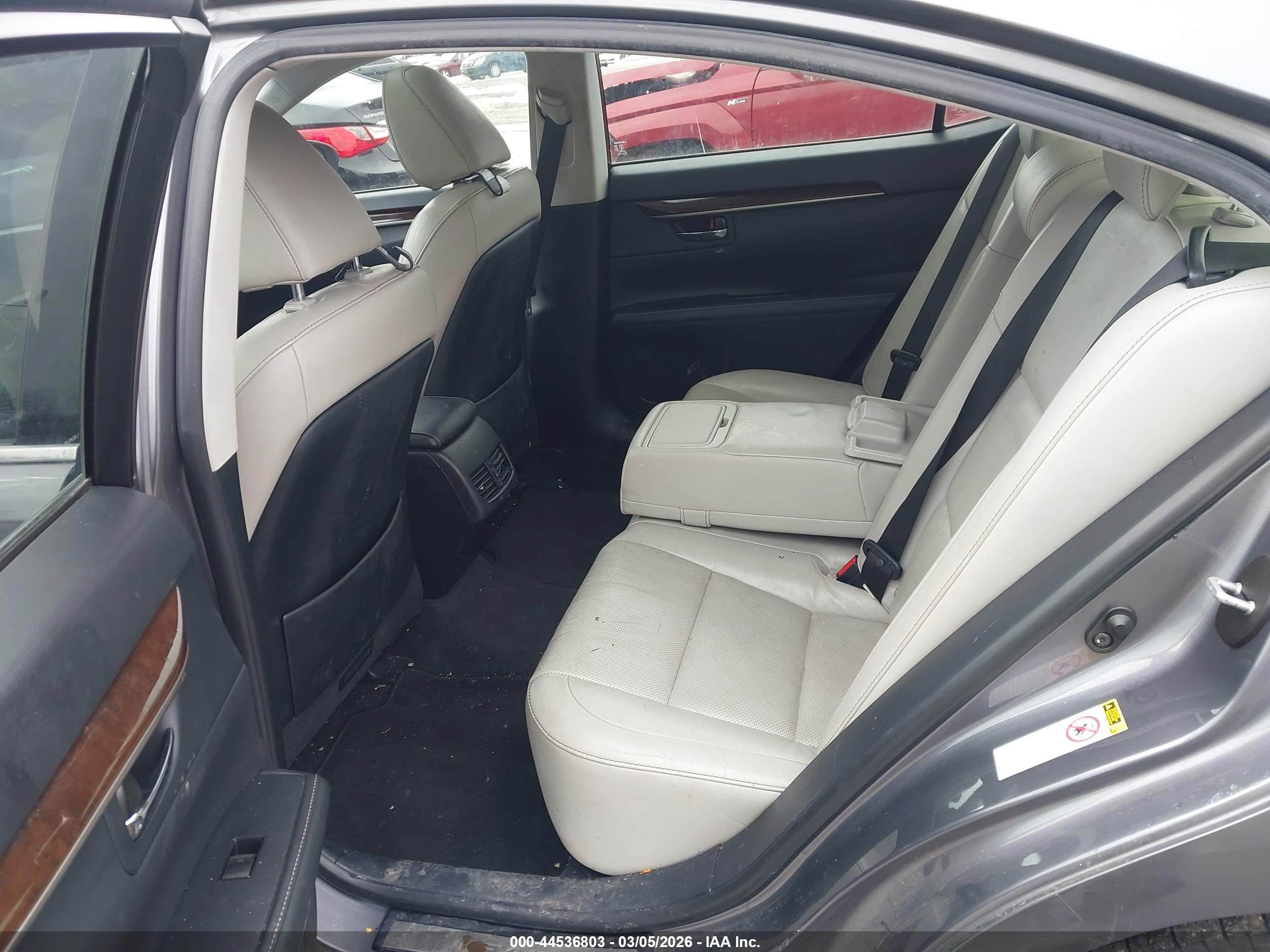 LEXUS ES image 8