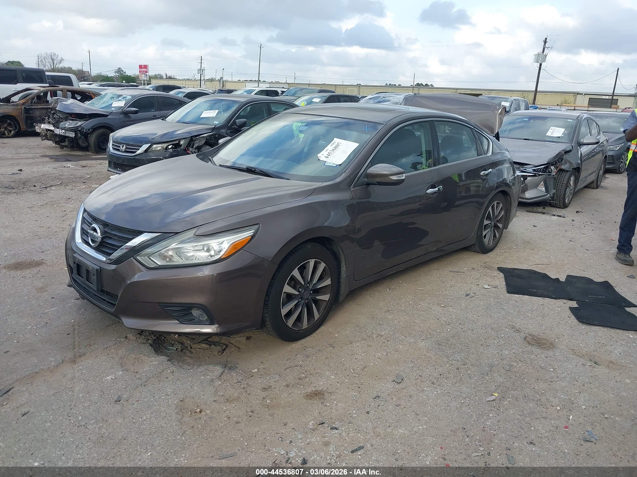NISSAN ALTIMA image 2