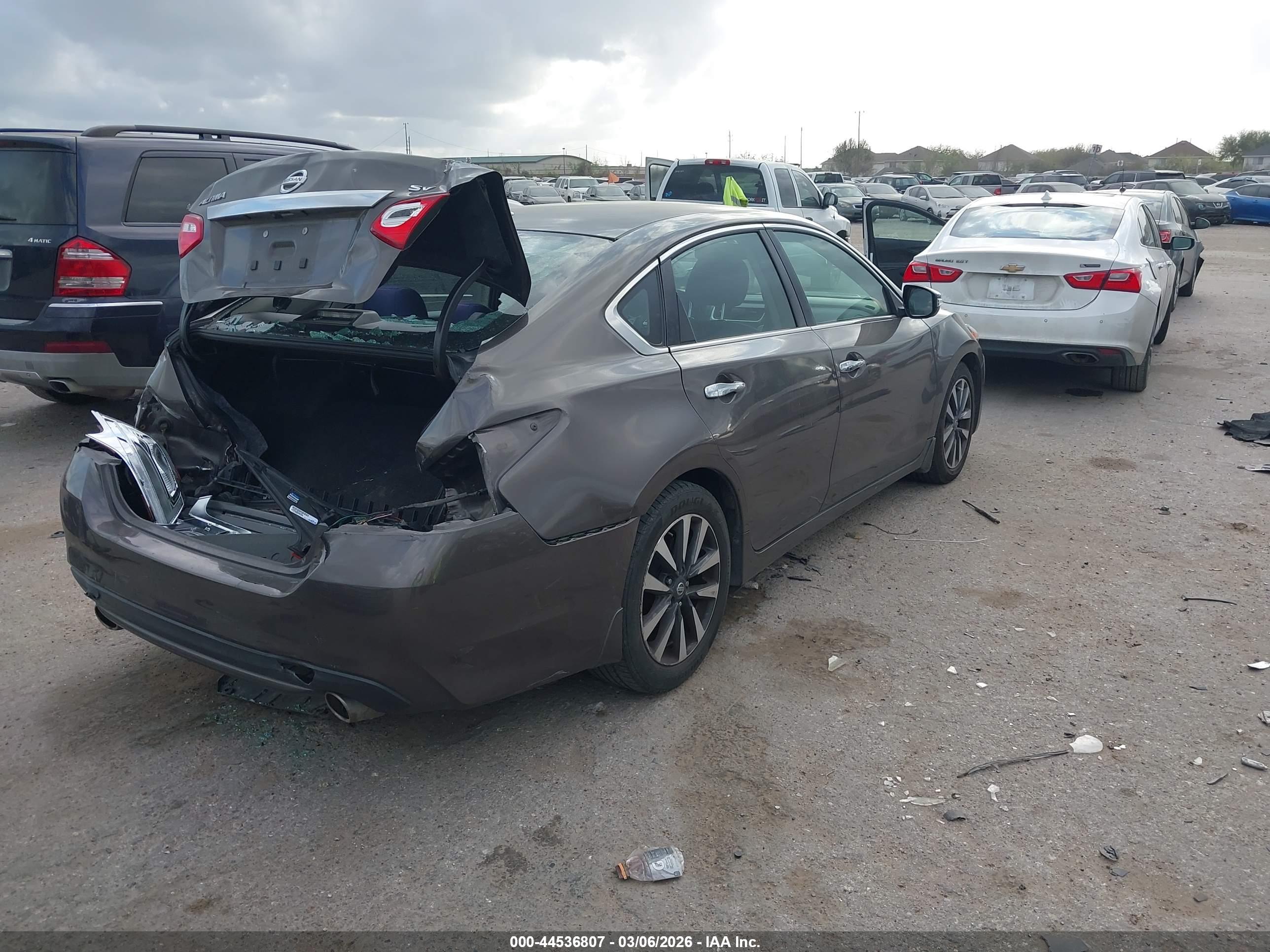 NISSAN ALTIMA image 4