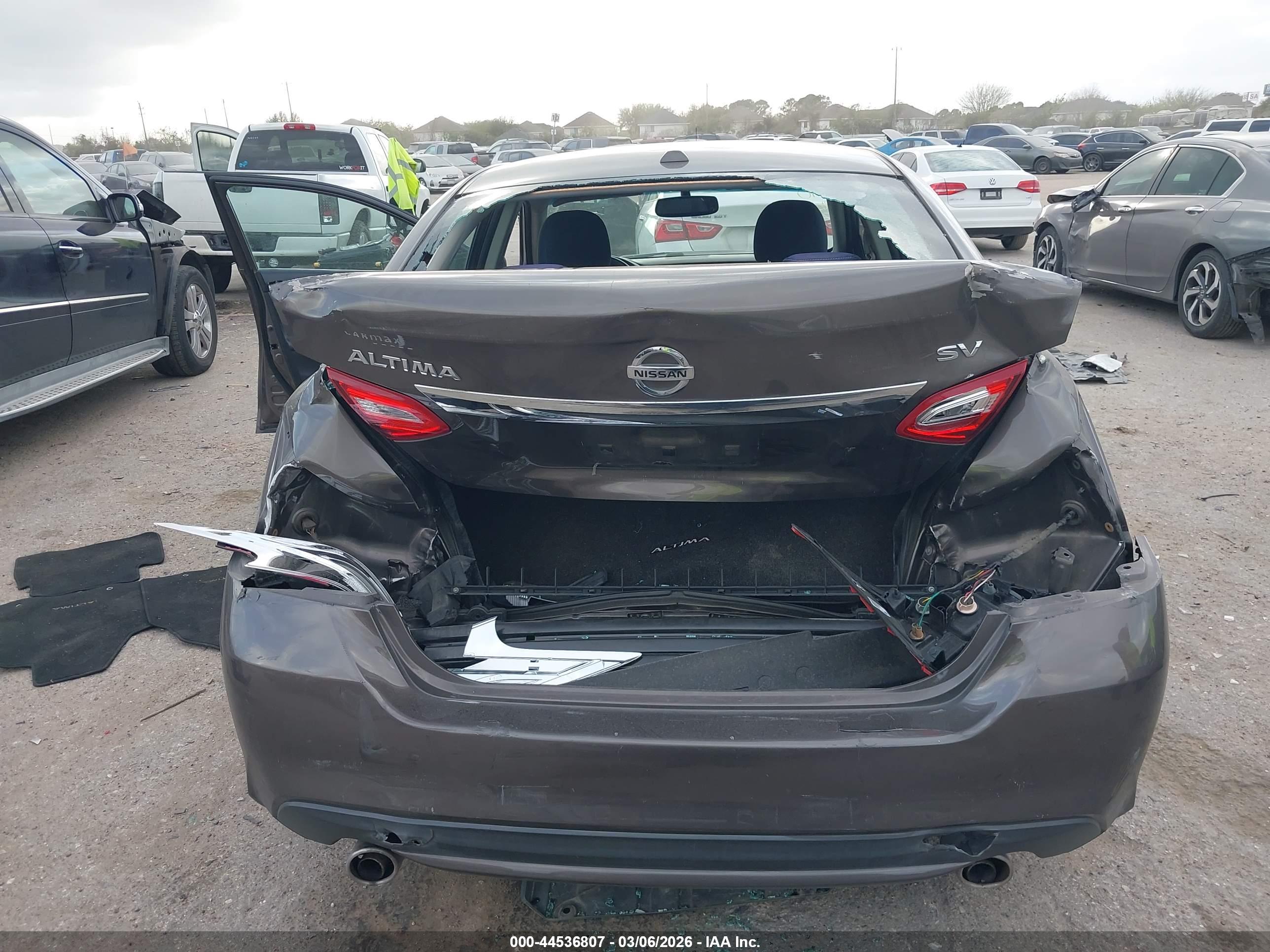 NISSAN ALTIMA image 6