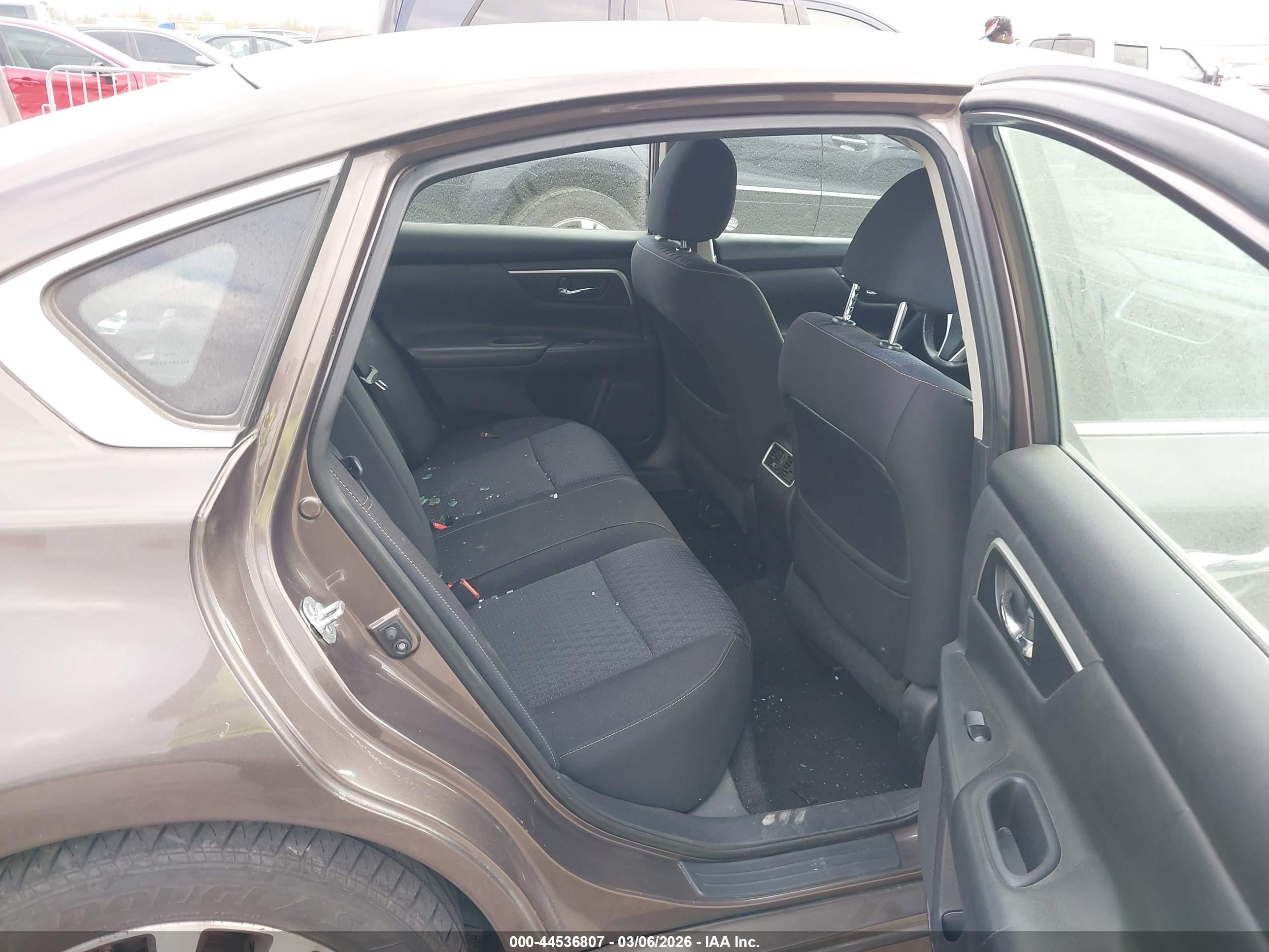 NISSAN ALTIMA image 8