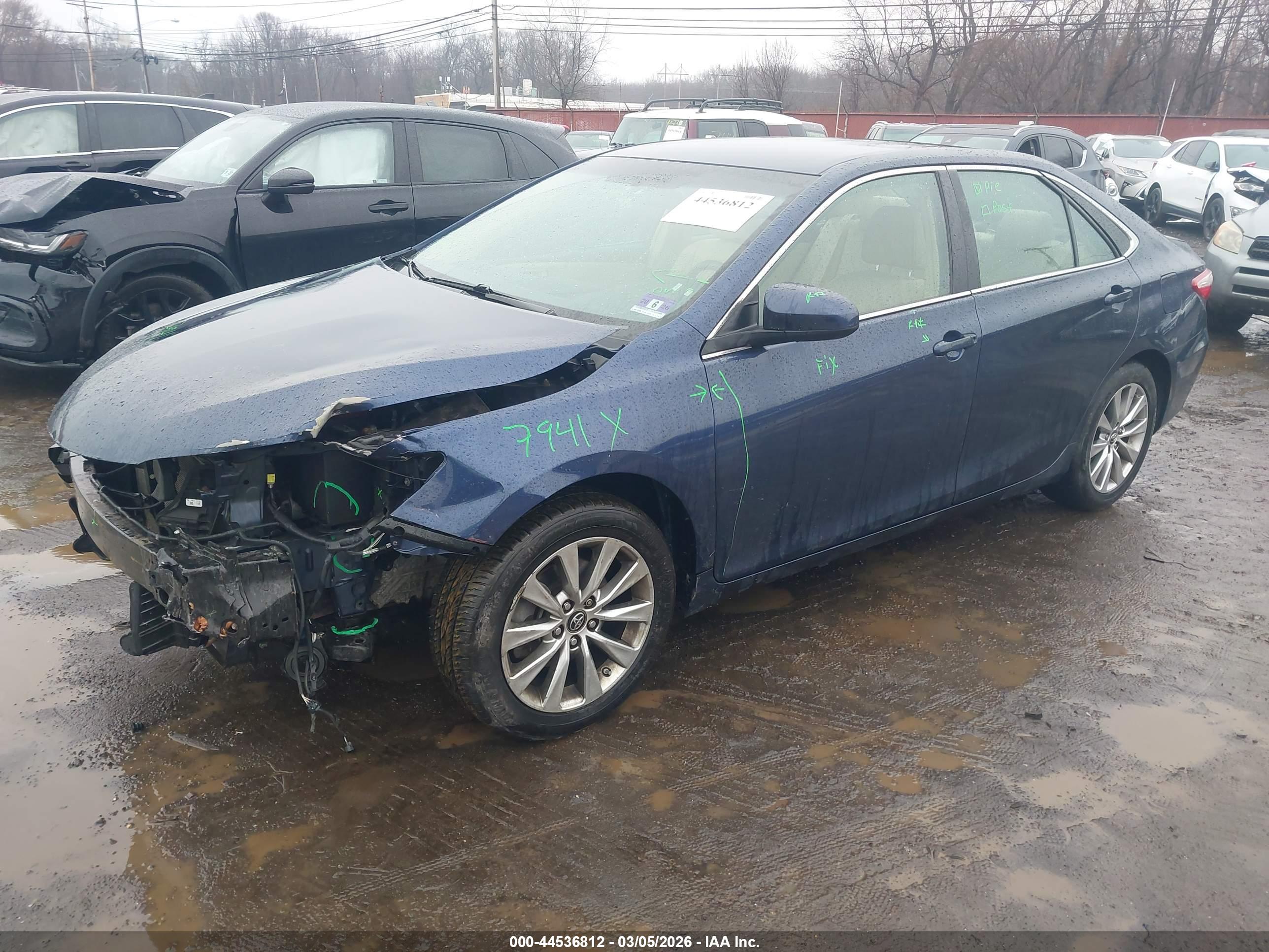 TOYOTA CAMRY image 2