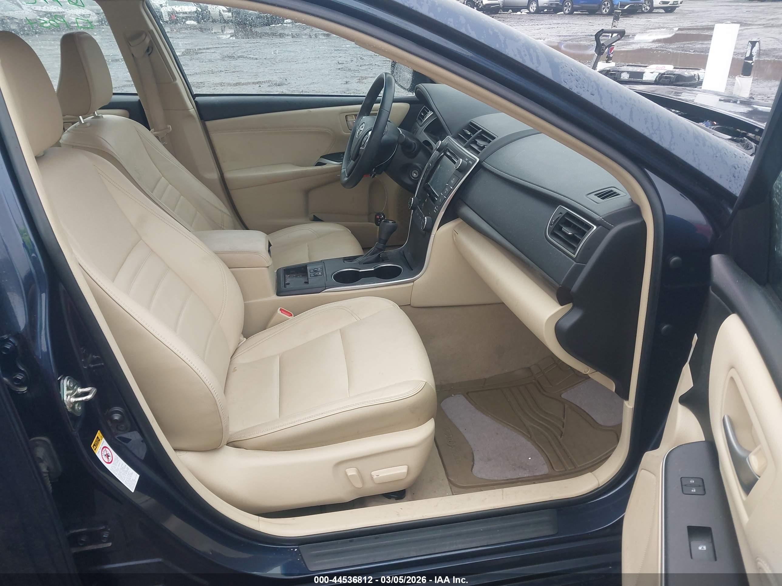 TOYOTA CAMRY image 5