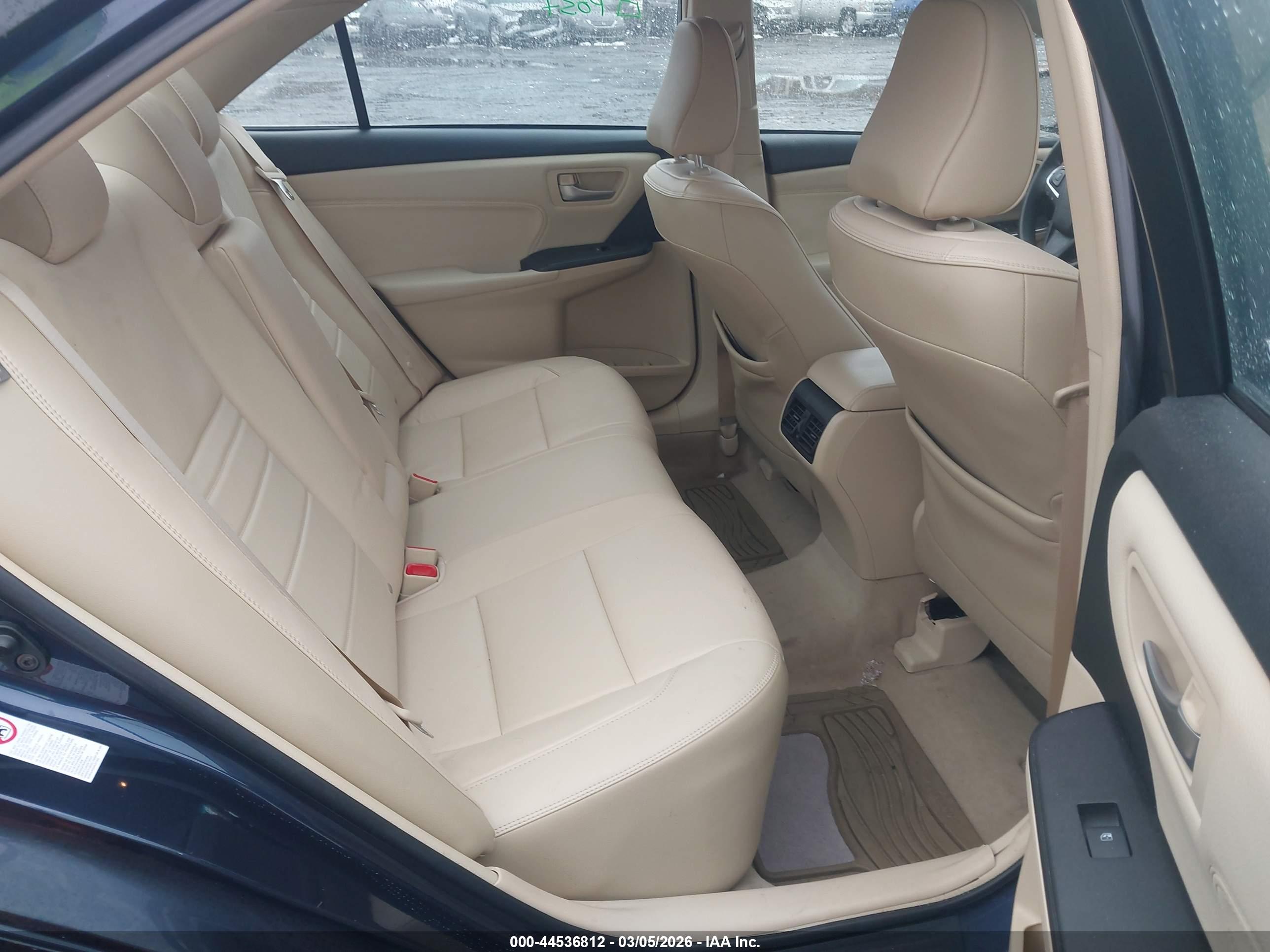 TOYOTA CAMRY image 8