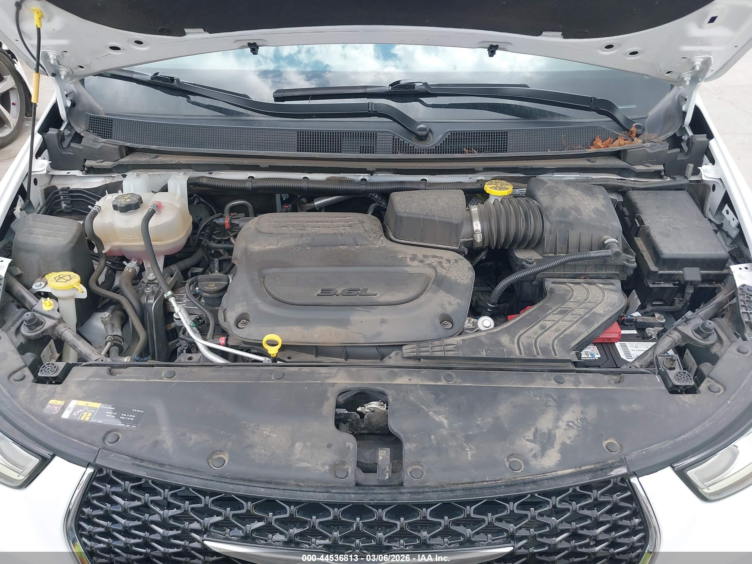 CHRYSLER PACIFICA image 10