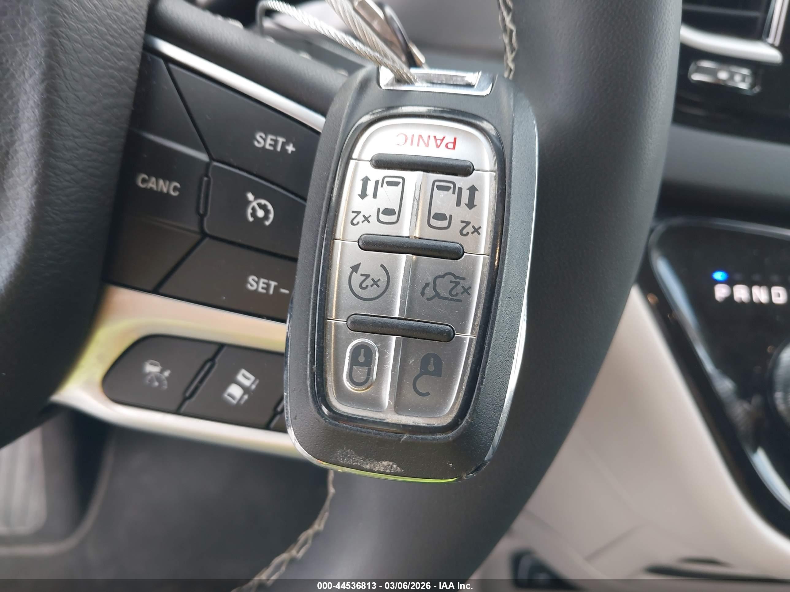 CHRYSLER PACIFICA image 11