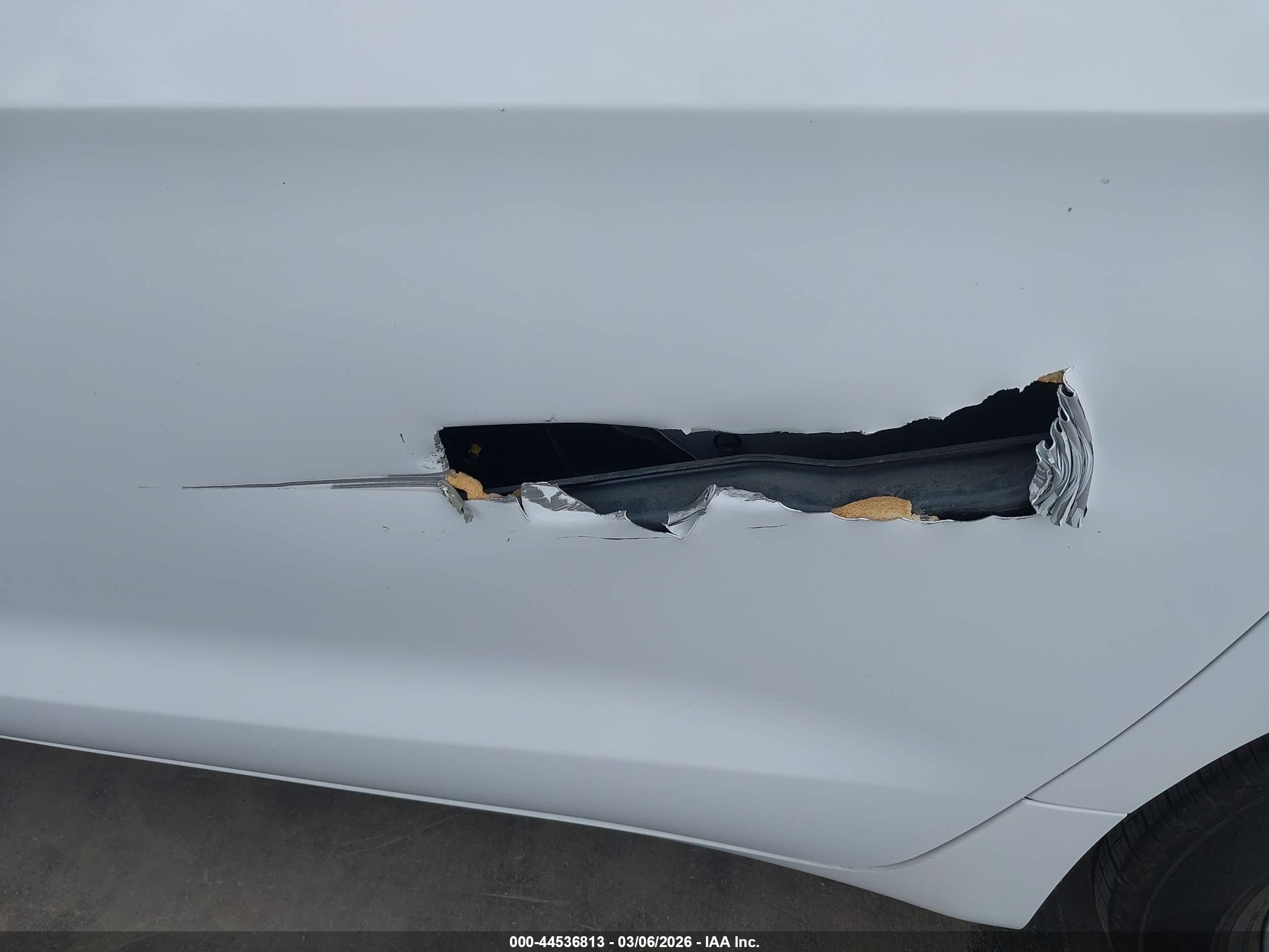 CHRYSLER PACIFICA image 6