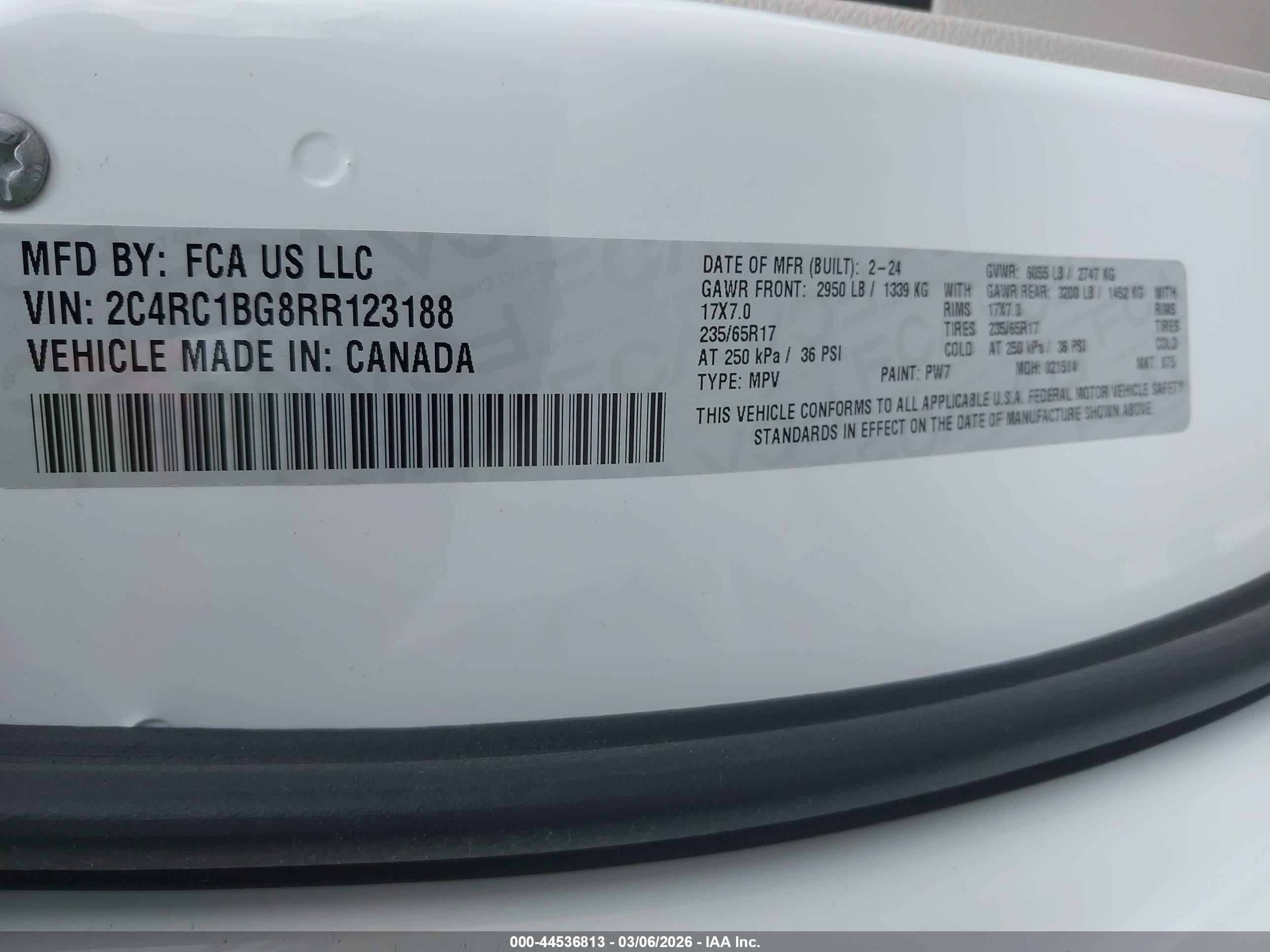 CHRYSLER PACIFICA image 9