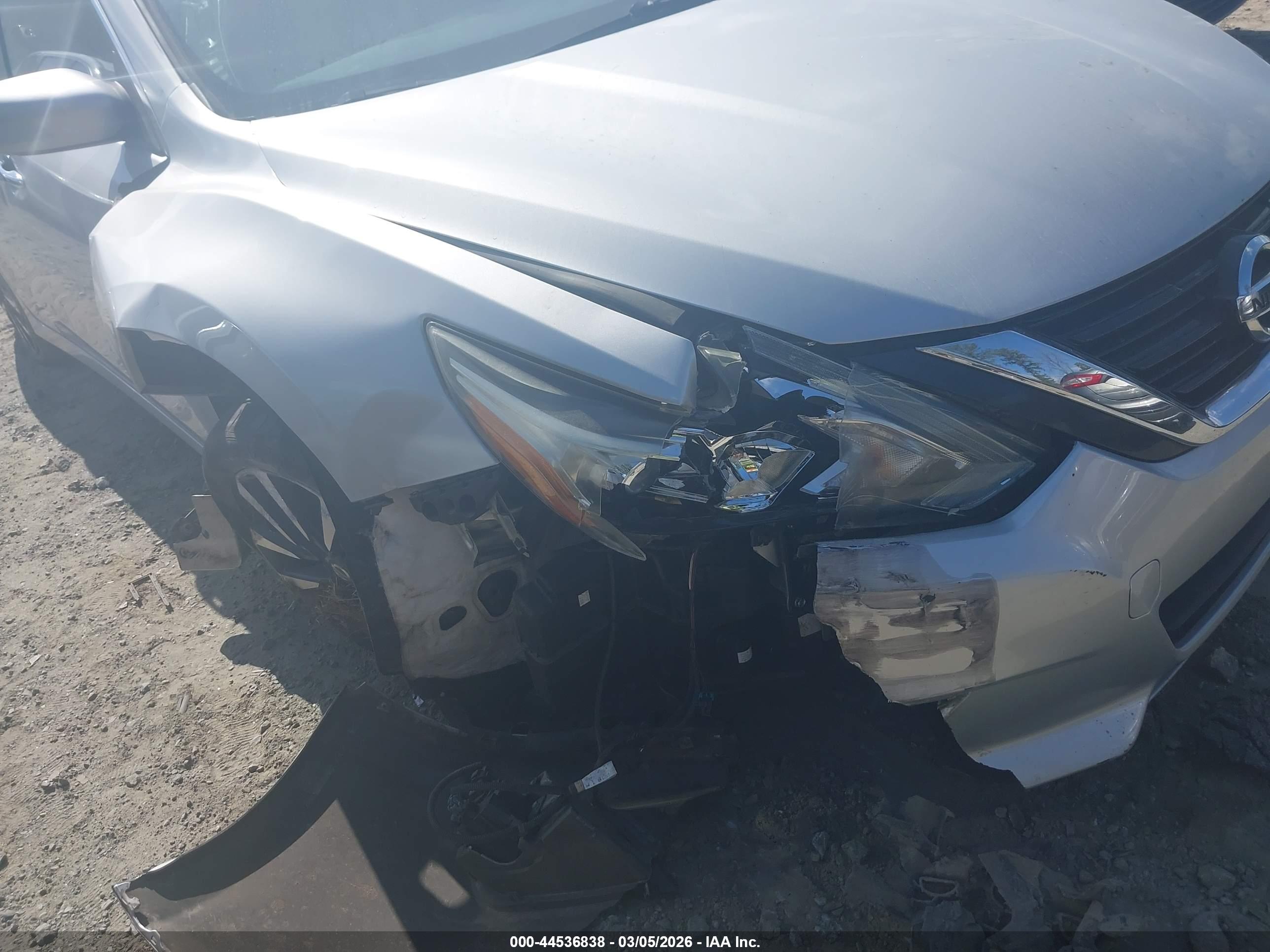 NISSAN ALTIMA image 6