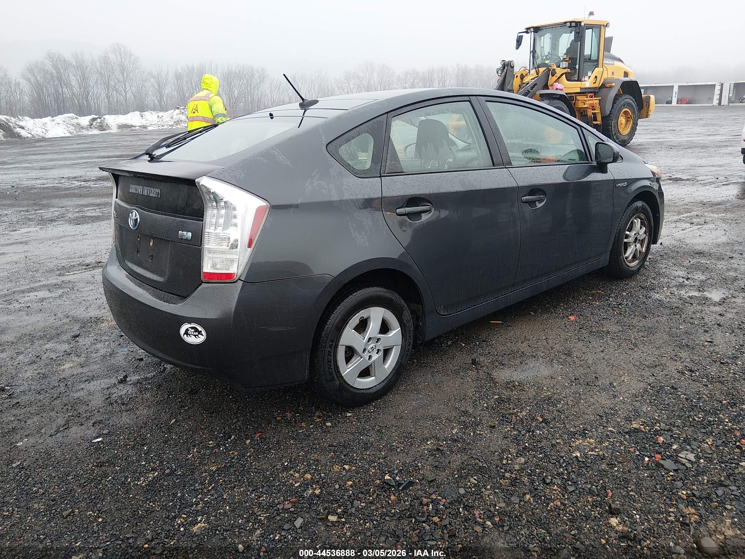 TOYOTA PRIUS image 4