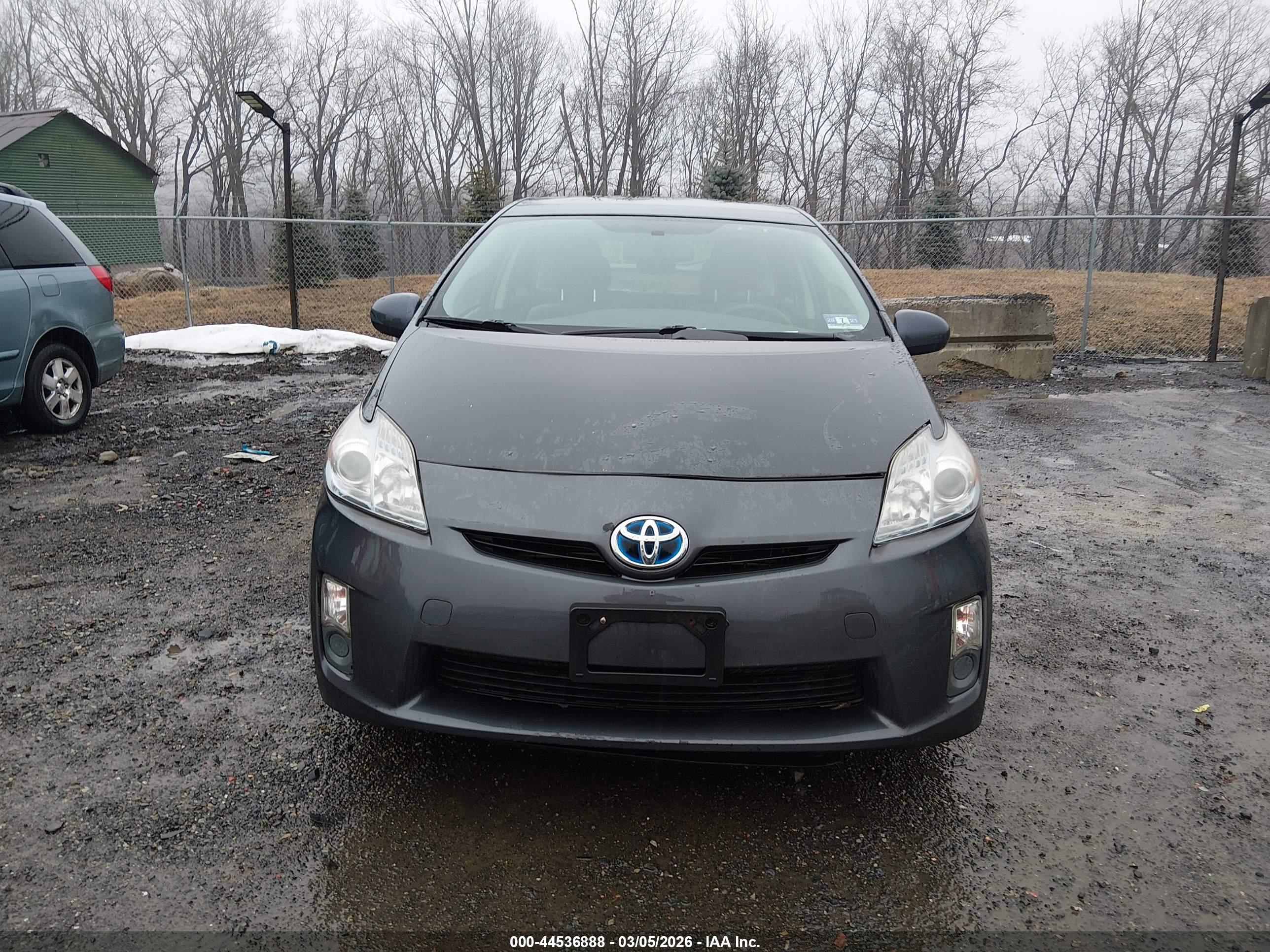 TOYOTA PRIUS image 6