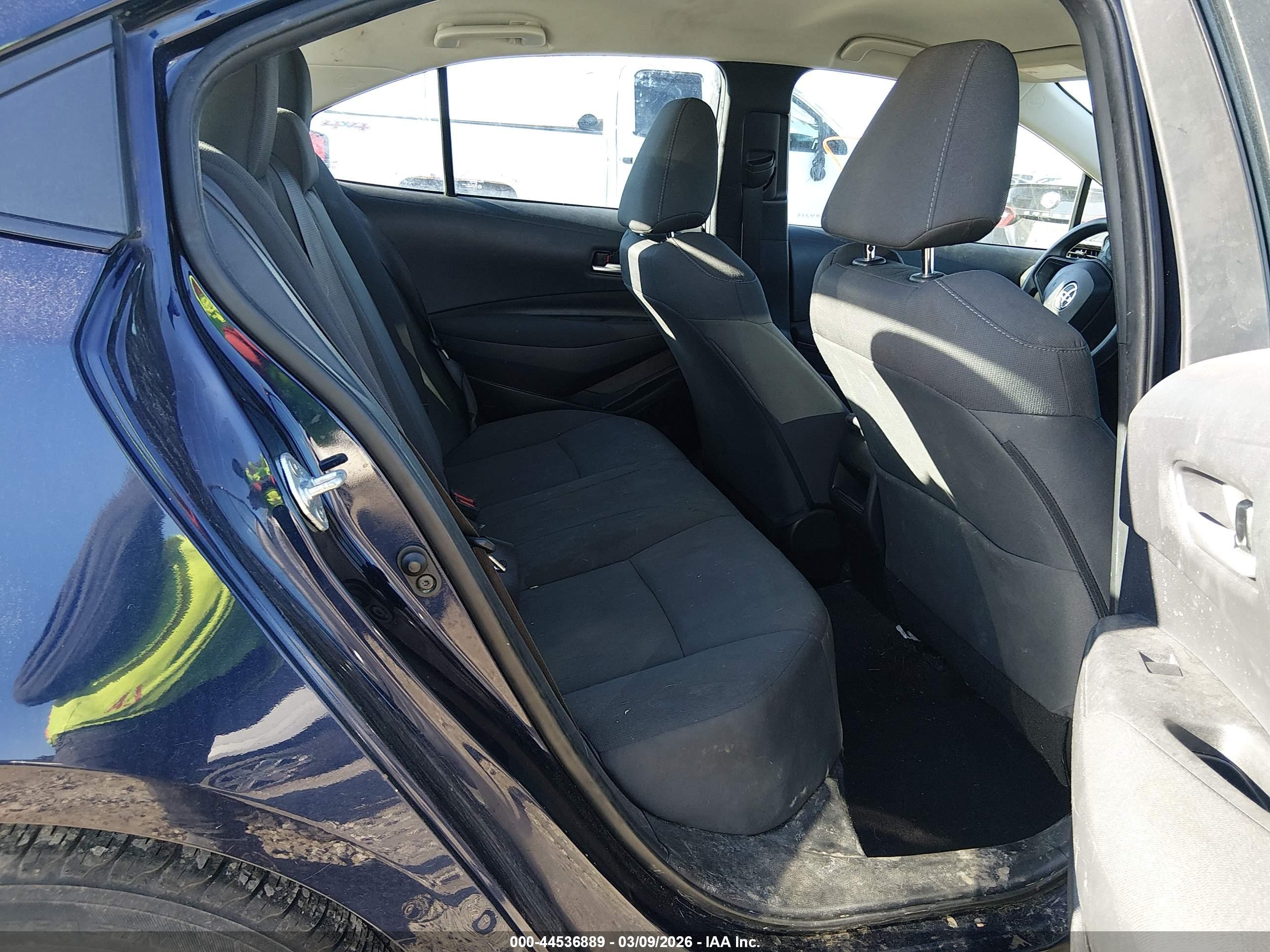 TOYOTA COROLLA image 8