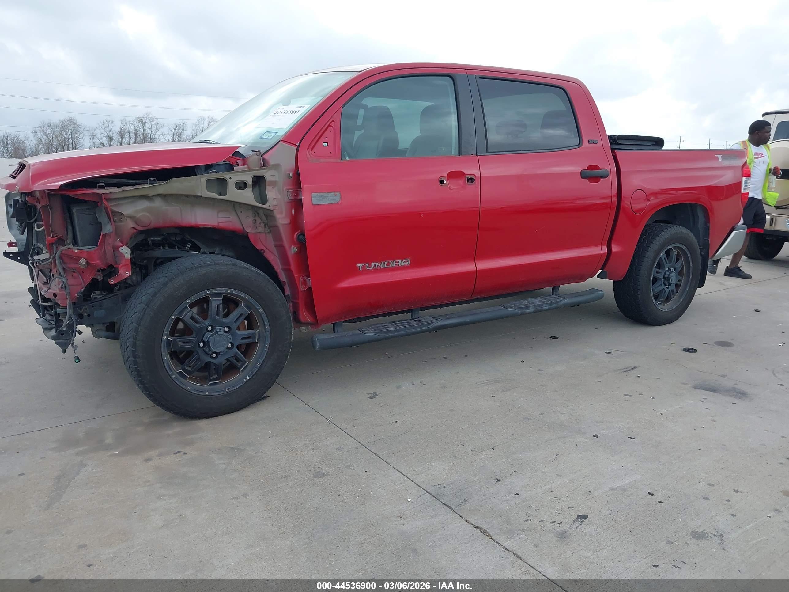 TOYOTA TUNDRA image 2