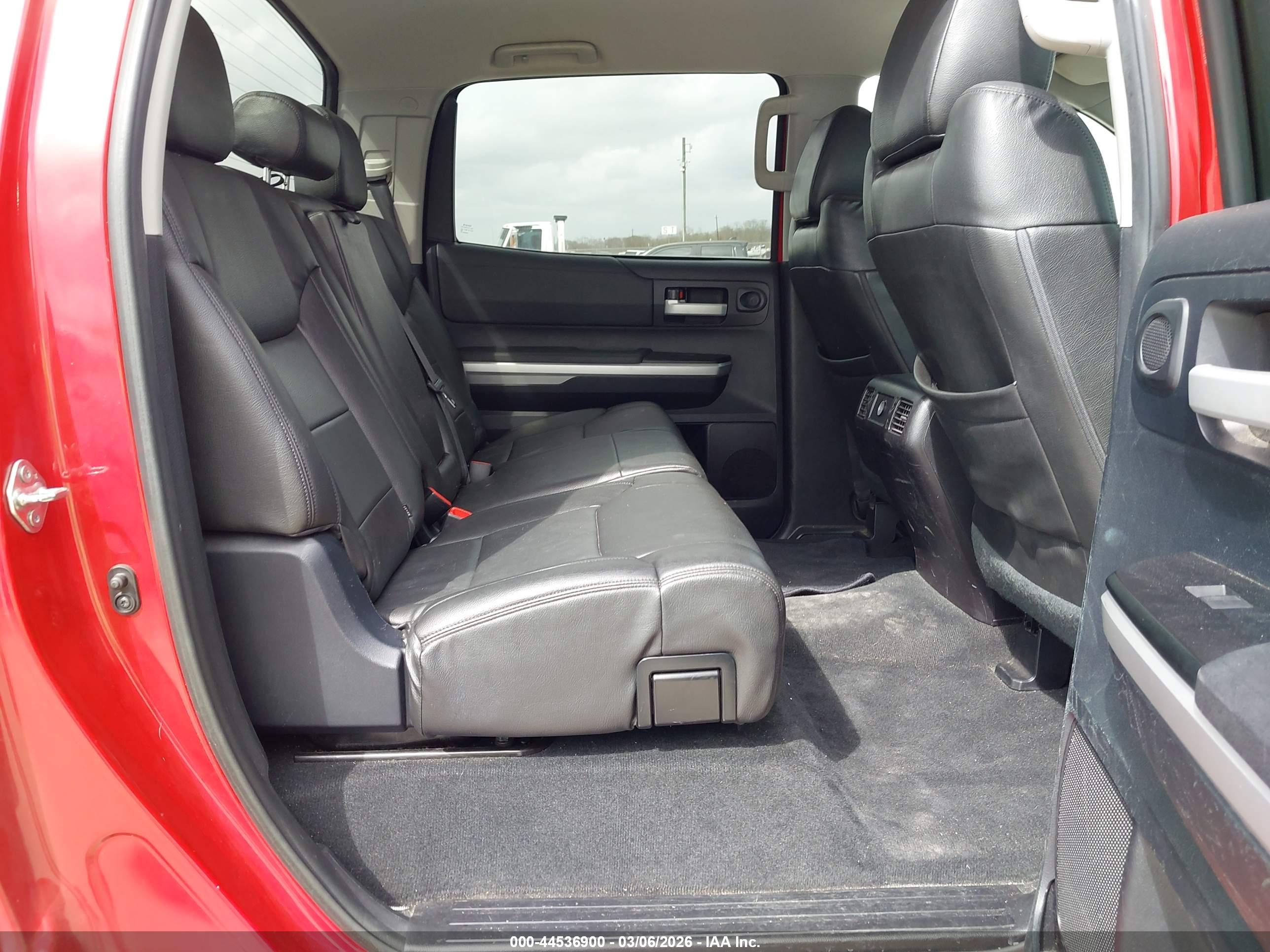 TOYOTA TUNDRA image 8