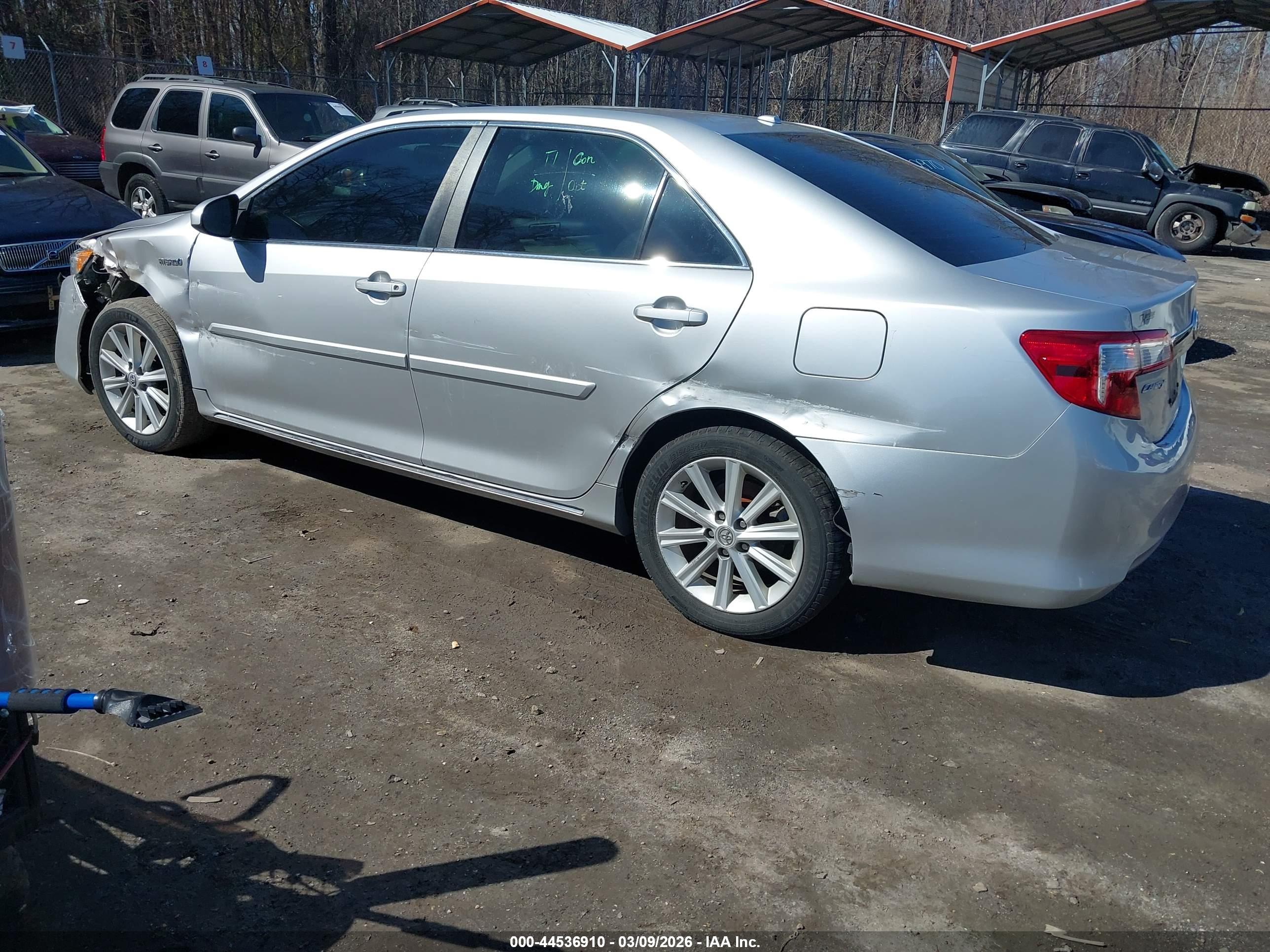 TOYOTA CAMRY image 3