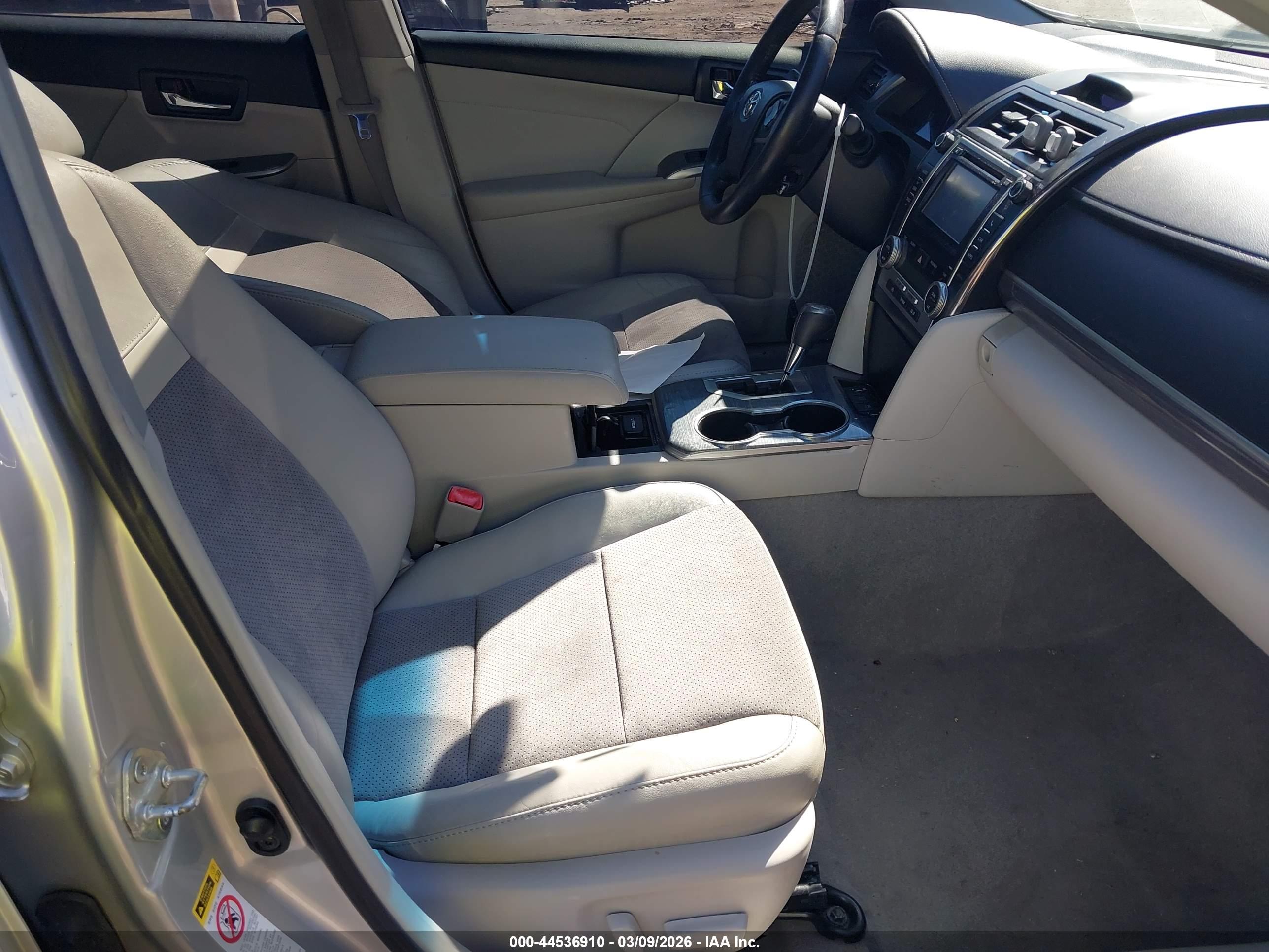 TOYOTA CAMRY image 5