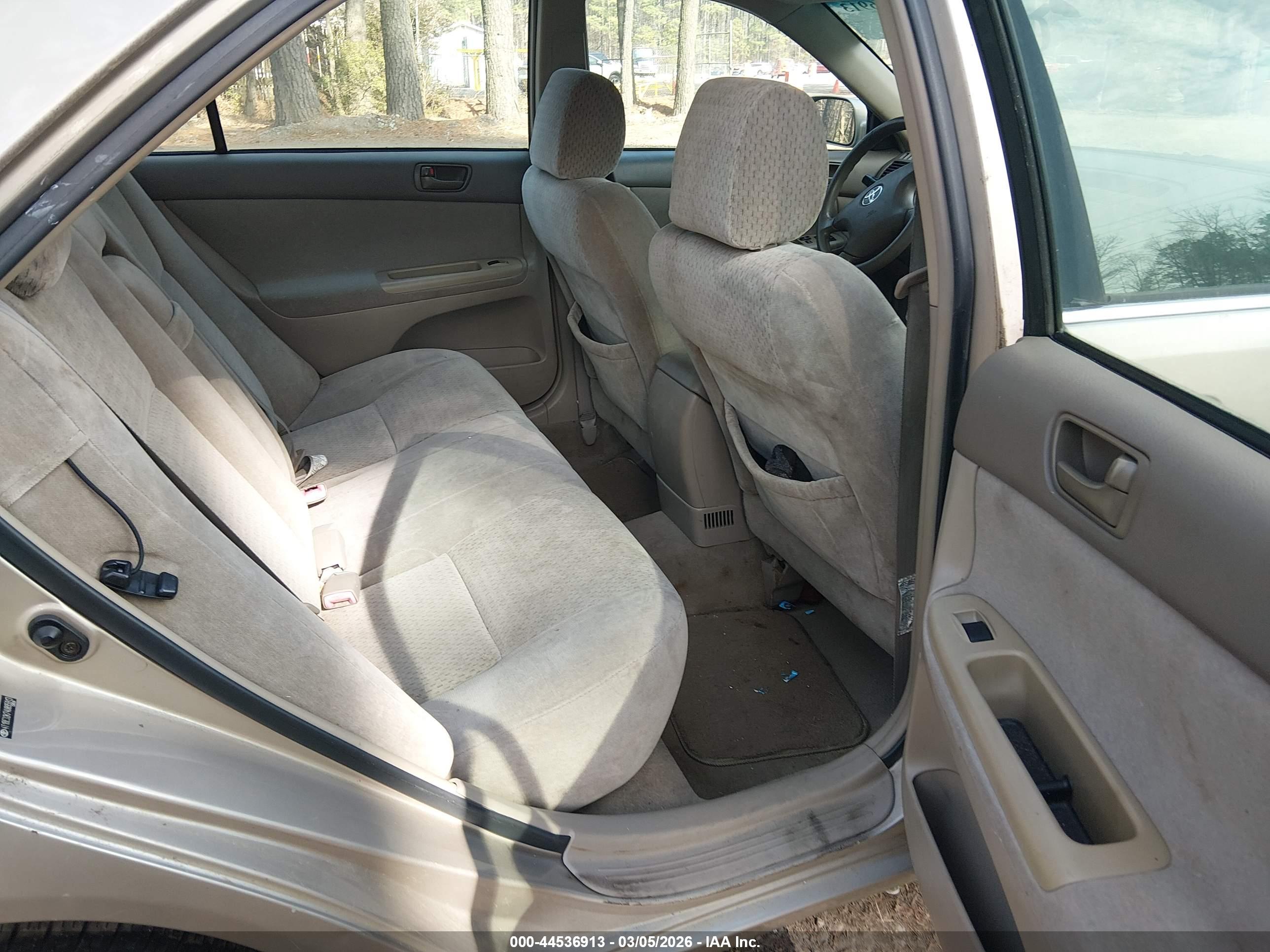 TOYOTA CAMRY image 8