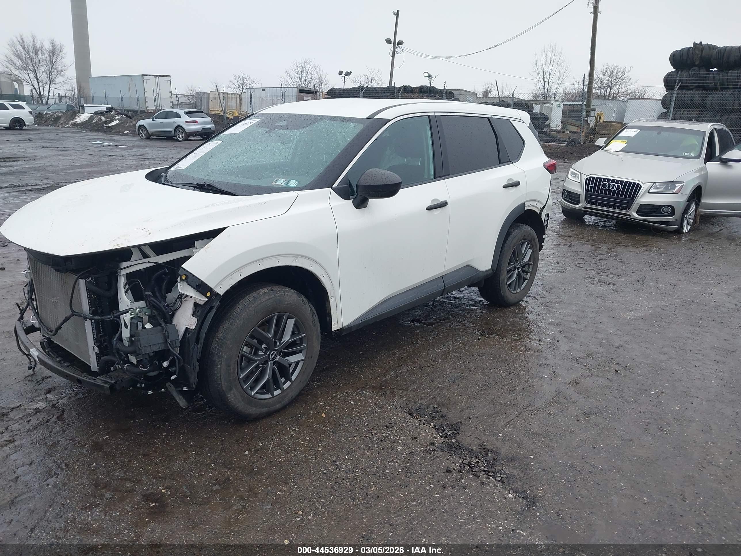 NISSAN ROGUE image 2