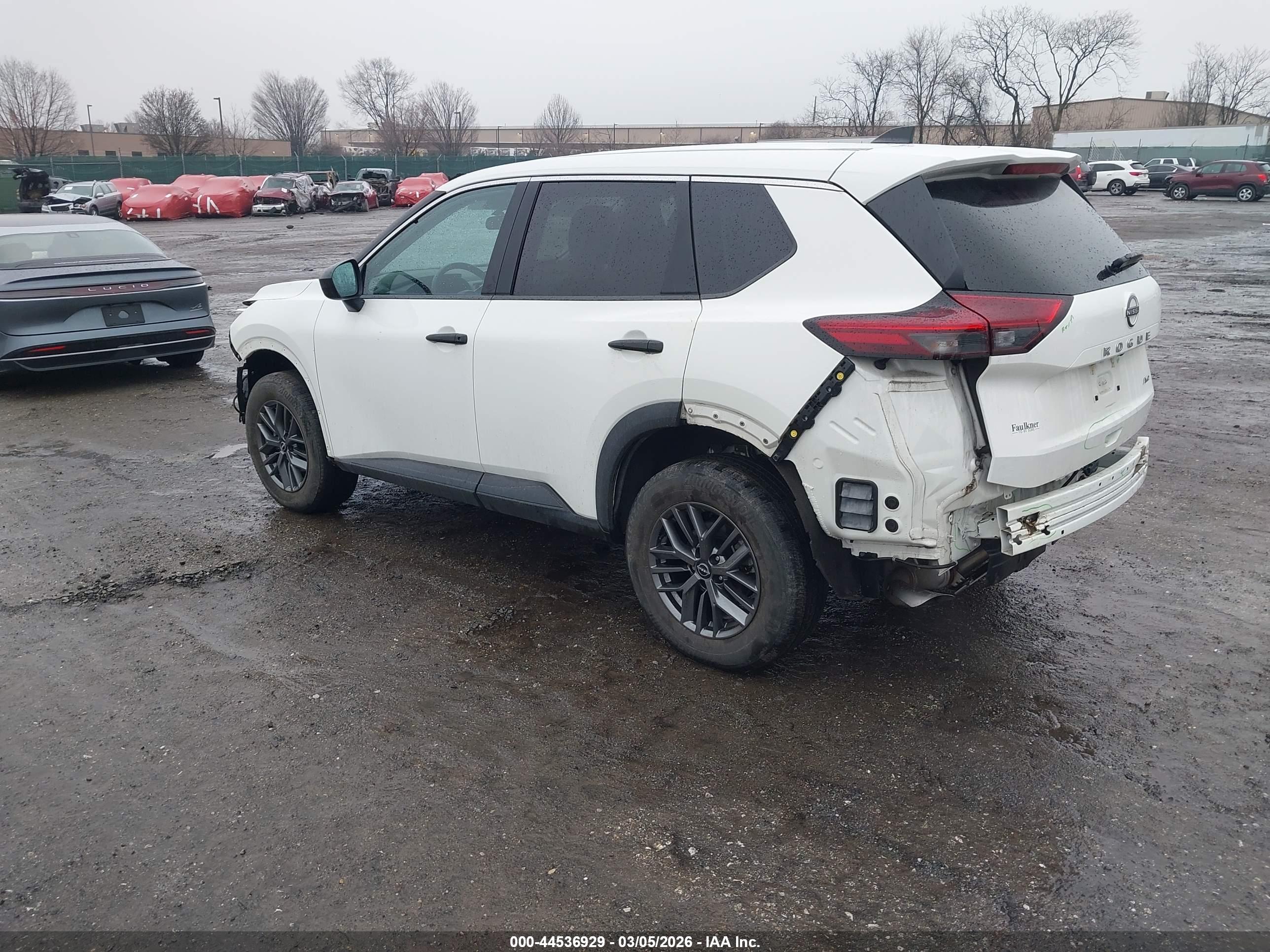 NISSAN ROGUE image 3