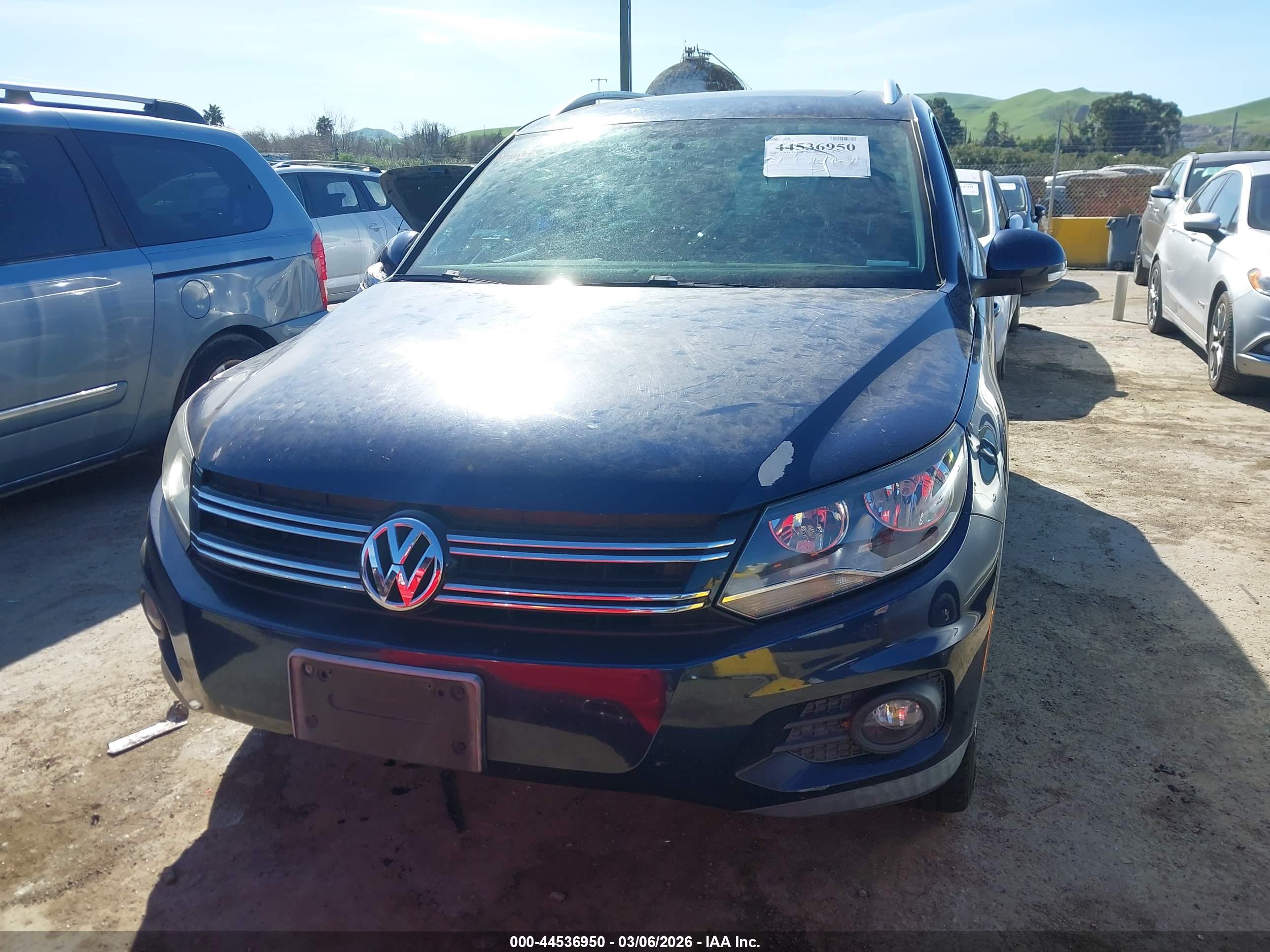 VOLKSWAGEN TIGUAN image 6