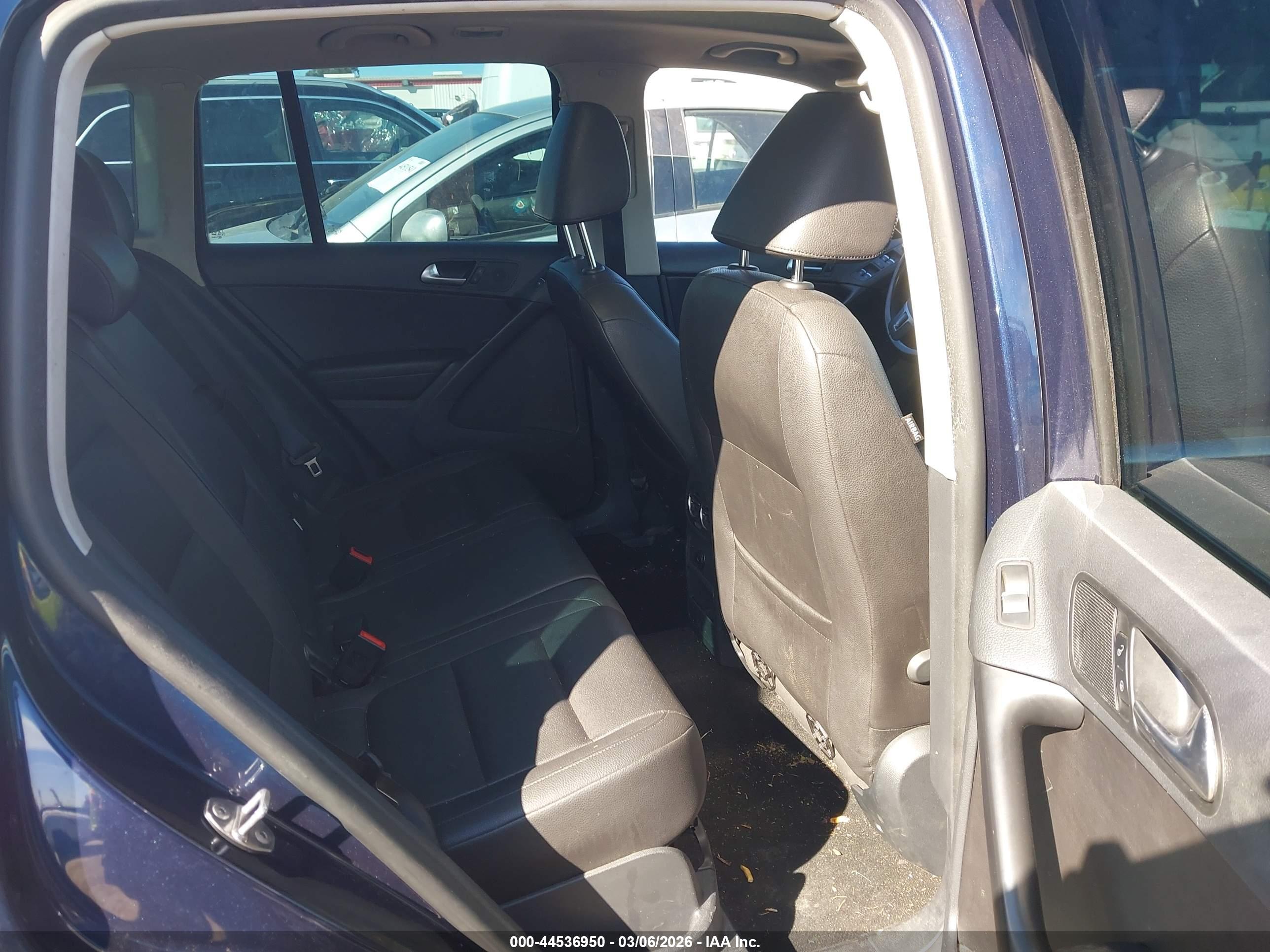 VOLKSWAGEN TIGUAN image 8