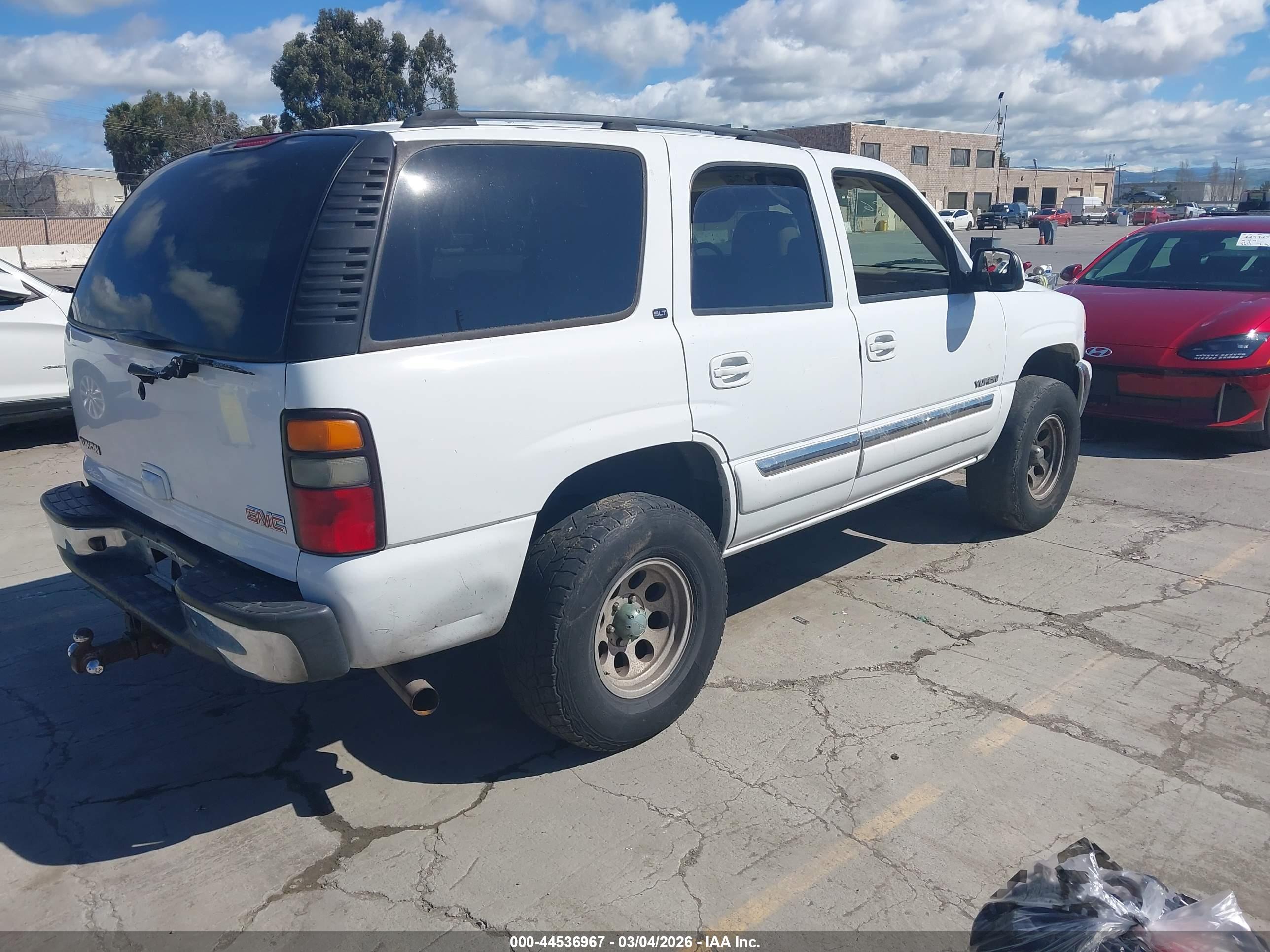 GMC YUKON image 4