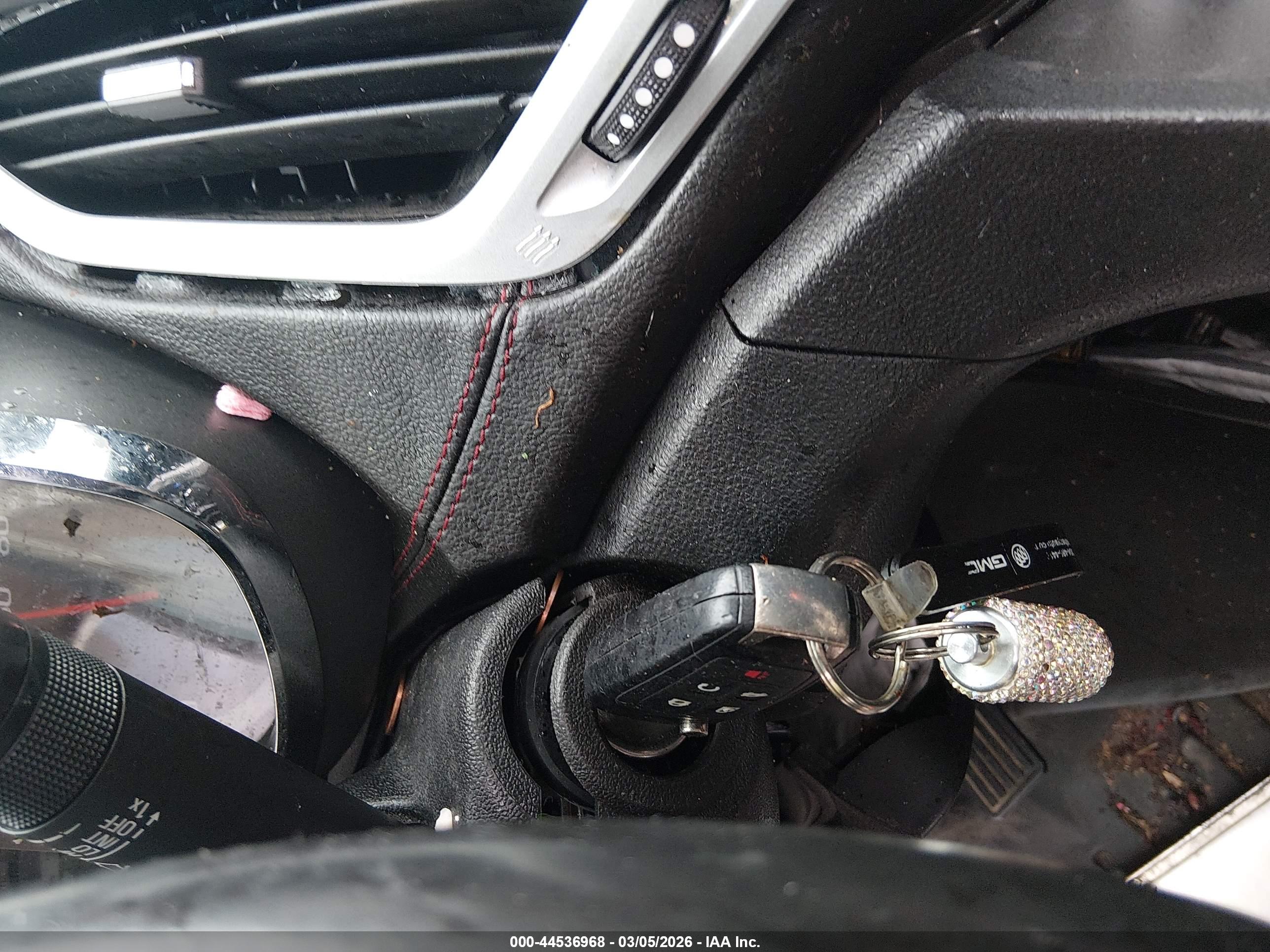 GMC TERRAIN image 11